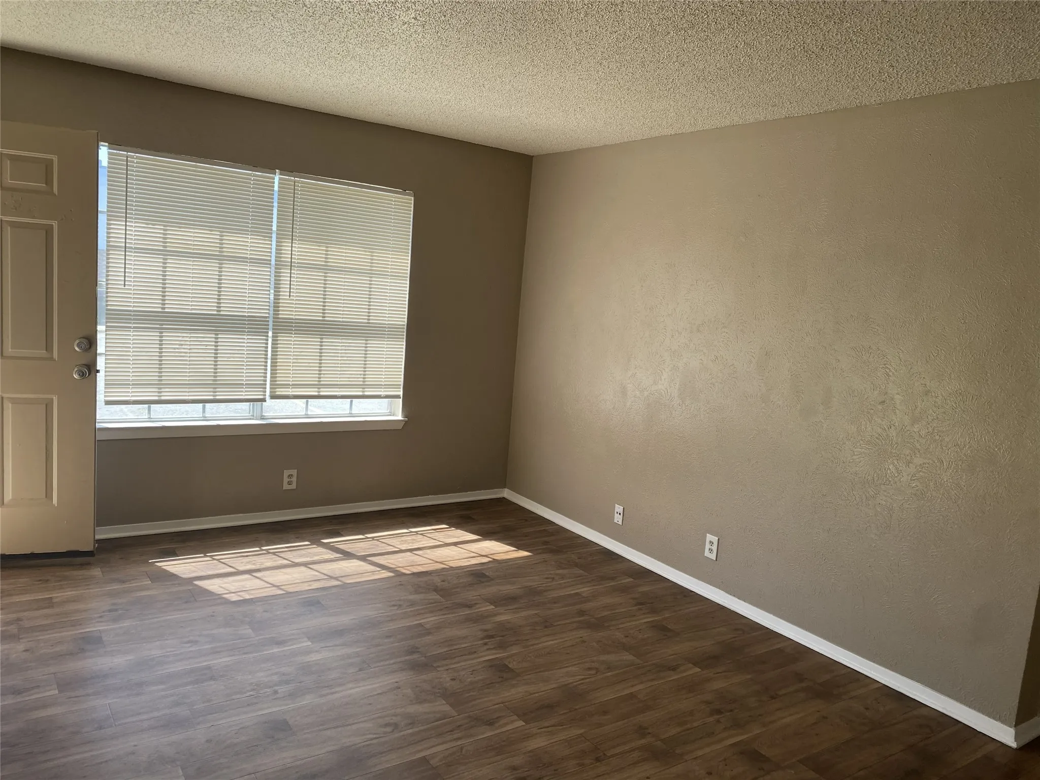 Apartment For Sale in Parker County , 1121 Jameson Street, Weatherford, Texas 76086, 0, 0, Garage spaces, 0 Sqft, built in 1973, mls#21405728, Real Estate Agent in Weatherford, Homes For Sale in Parker county, Homes For Sale in Weatherford, Realtor in Weatherford Texas, Real Estate Brokerage Independent Realty Texas, Luminita Cordes Realtor