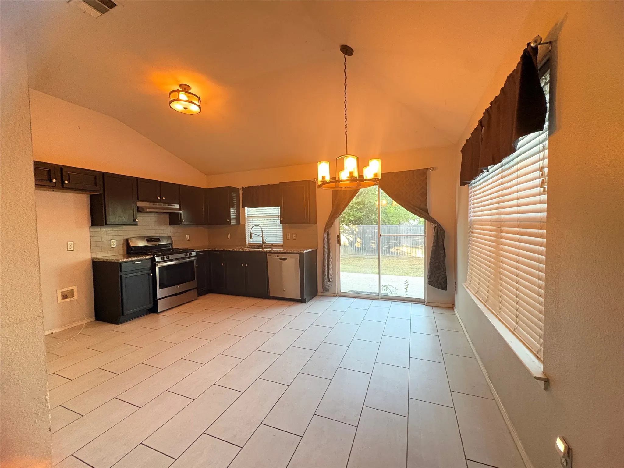 Single Family Residence For Rent in Collin County , 9108 BOONE Drive, Mc Kinney, Texas 75071, 3 Bedroom, 2 Bathroom, 2 Garage spaces, 1,391 Sqft, built in 2003, mls#21406262, Real Estate Agent in Mc Kinney, Homes For Rent in Collin county, Homes For Rent in Mc Kinney, Realtor in Mc Kinney Texas, Real Estate Brokerage Independent Realty Texas, Luminita Cordes Realtor