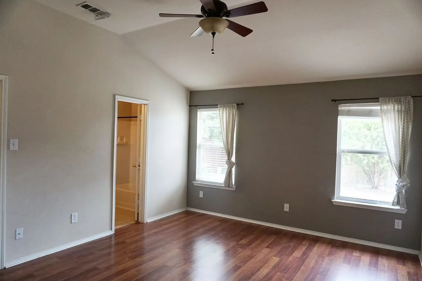 Single Family Residence For Rent in Collin County , 9108 BOONE Drive, Mc Kinney, Texas 75071, 3 Bedroom, 2 Bathroom, 2 Garage spaces, 1,391 Sqft, built in 2003, mls#21406262, Real Estate Agent in Mc Kinney, Homes For Rent in Collin county, Homes For Rent in Mc Kinney, Realtor in Mc Kinney Texas, Real Estate Brokerage Independent Realty Texas, Luminita Cordes Realtor
