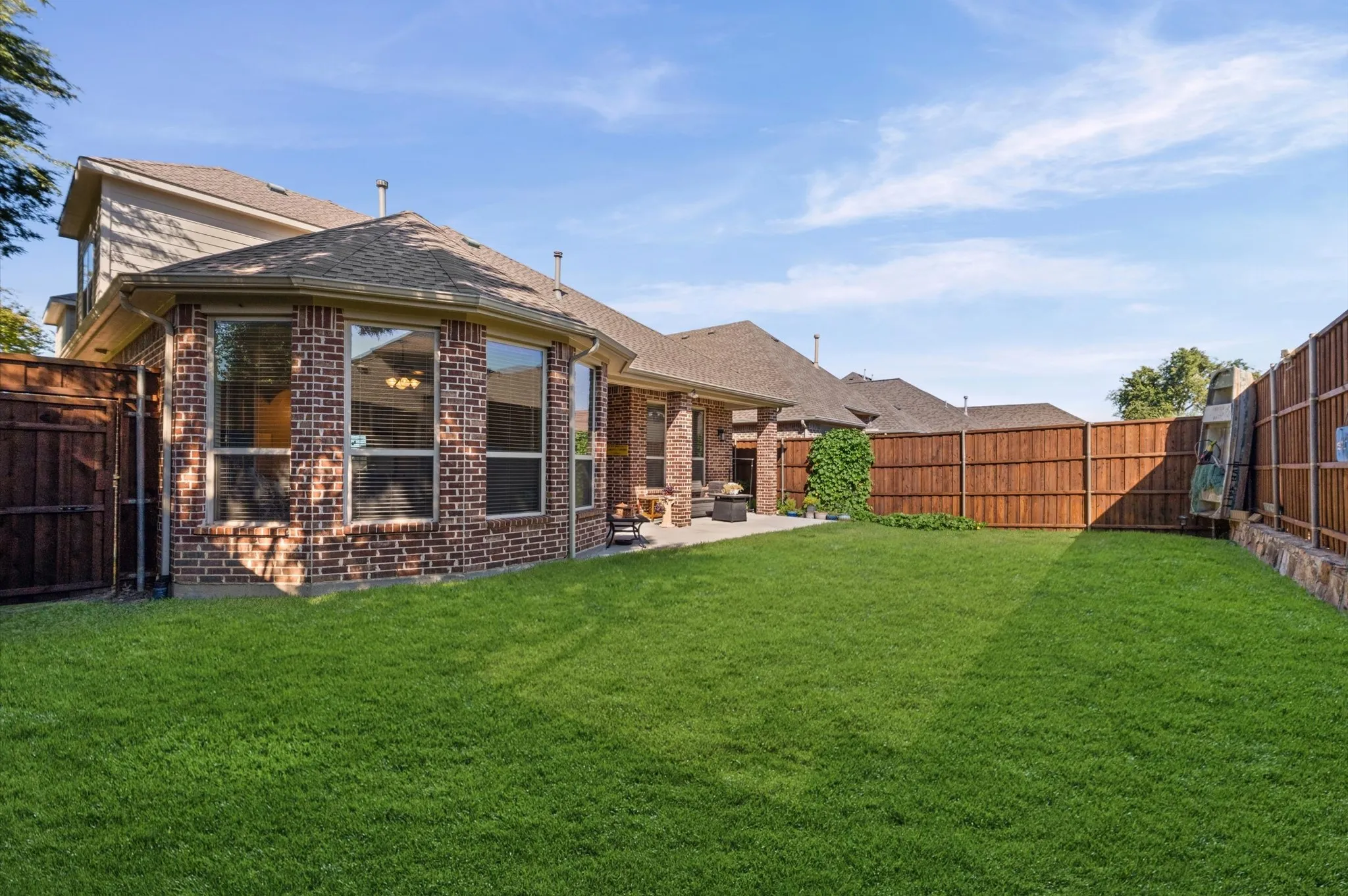 Single Family Residence For Sale in Collin County , 5665 Binbranch Lane, Mc Kinney, Texas 75071, 5 Bedroom, 5 Bathroom, 2 Garage spaces, 3,110 Sqft, built in 2009, mls#21406294, Real Estate Agent in Mc Kinney, Homes For Sale in Collin county, Homes For Sale in Mc Kinney, Realtor in Mc Kinney Texas, Real Estate Brokerage Independent Realty Texas, Luminita Cordes Realtor