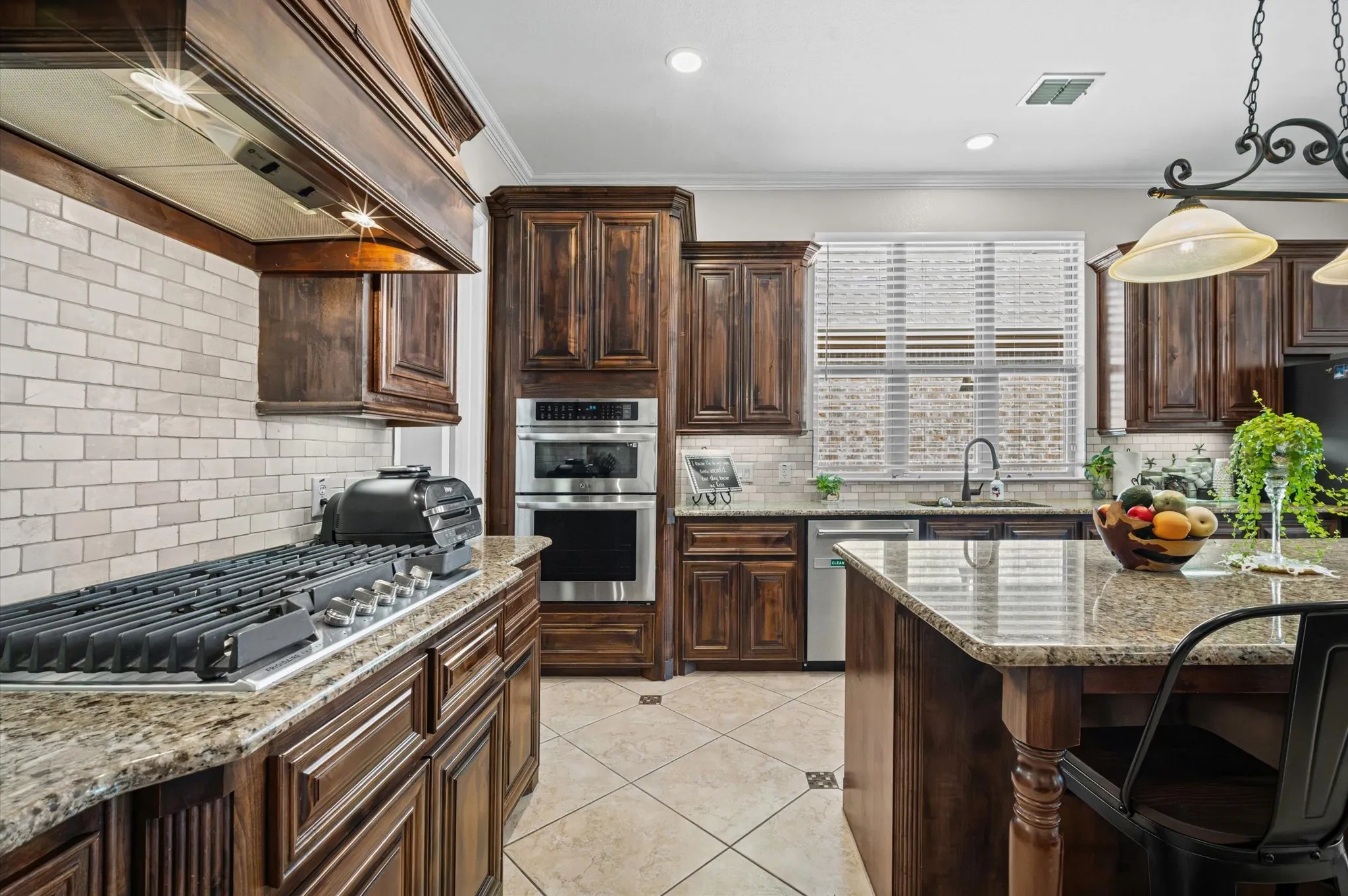 Single Family Residence For Sale in Collin County , 5665 Binbranch Lane, Mc Kinney, Texas 75071, 5 Bedroom, 5 Bathroom, 2 Garage spaces, 3,110 Sqft, built in 2009, mls#21406294, Real Estate Agent in Mc Kinney, Homes For Sale in Collin county, Homes For Sale in Mc Kinney, Realtor in Mc Kinney Texas, Real Estate Brokerage Independent Realty Texas, Luminita Cordes Realtor