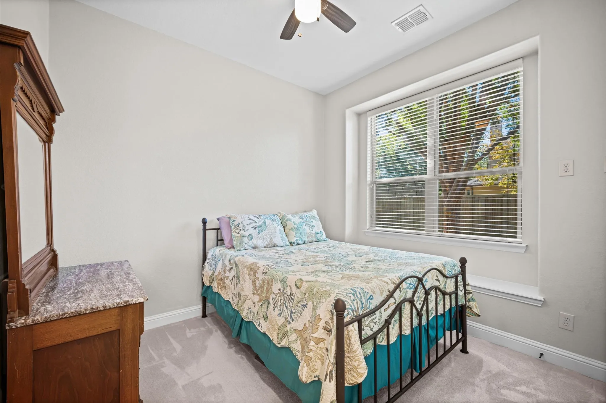 Single Family Residence For Sale in Collin County , 5665 Binbranch Lane, Mc Kinney, Texas 75071, 5 Bedroom, 5 Bathroom, 2 Garage spaces, 3,110 Sqft, built in 2009, mls#21406294, Real Estate Agent in Mc Kinney, Homes For Sale in Collin county, Homes For Sale in Mc Kinney, Realtor in Mc Kinney Texas, Real Estate Brokerage Independent Realty Texas, Luminita Cordes Realtor