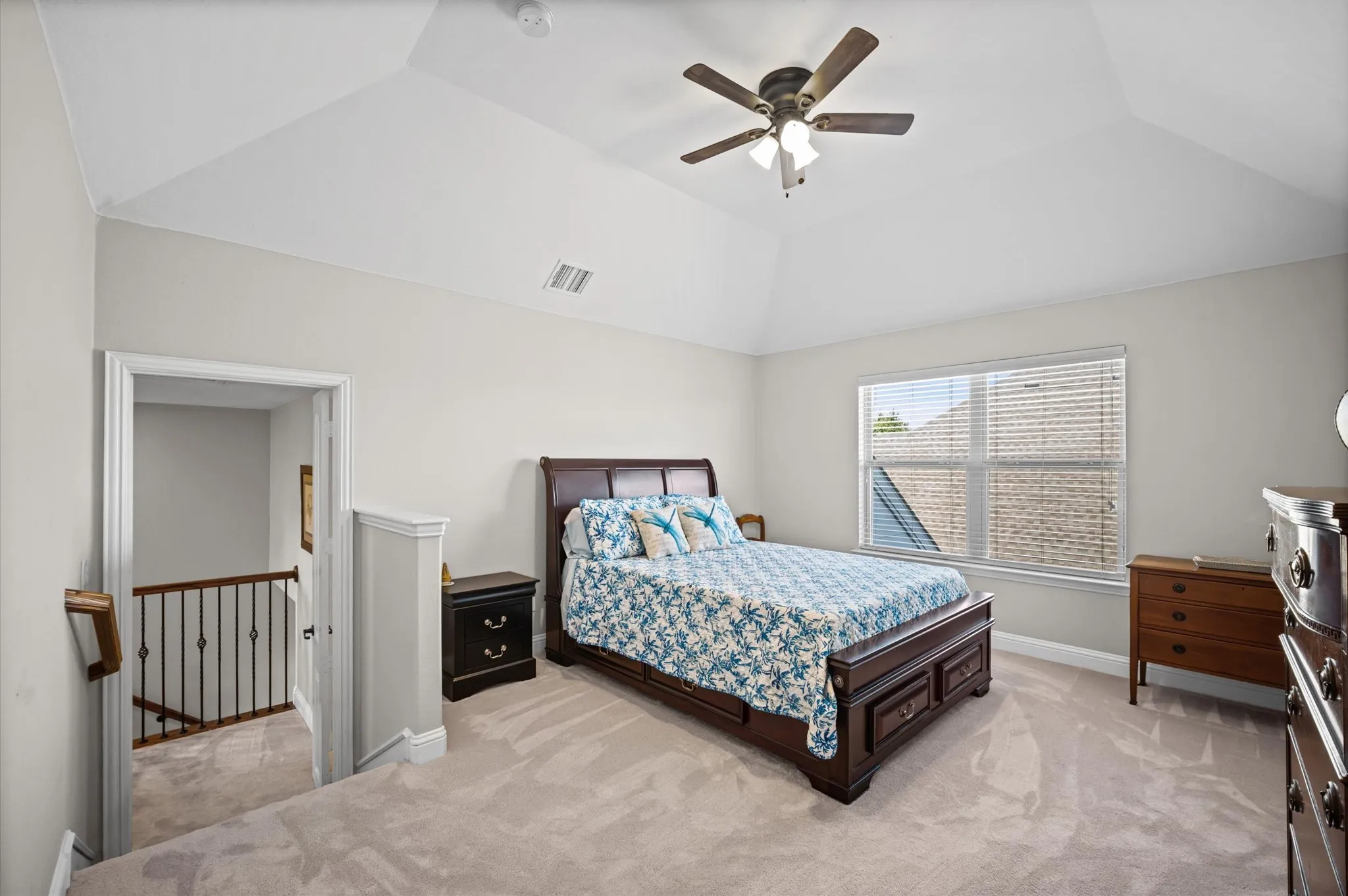 Single Family Residence For Sale in Collin County , 5665 Binbranch Lane, Mc Kinney, Texas 75071, 5 Bedroom, 5 Bathroom, 2 Garage spaces, 3,110 Sqft, built in 2009, mls#21406294, Real Estate Agent in Mc Kinney, Homes For Sale in Collin county, Homes For Sale in Mc Kinney, Realtor in Mc Kinney Texas, Real Estate Brokerage Independent Realty Texas, Luminita Cordes Realtor