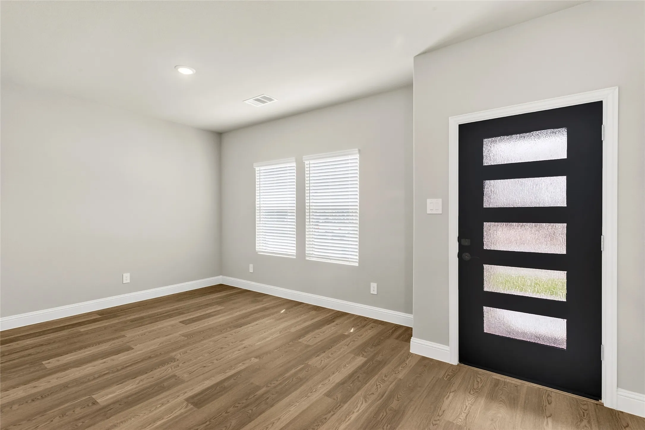 Single Family Residence For Rent in Collin County , 2217 Currents Road, Princeton, Texas 75407, 4 Bedroom, 4 Bathroom, 2 Garage spaces, 3,560 Sqft, built in 2025, mls#21406337, Real Estate Agent in Princeton, Homes For Rent in Collin county, Homes For Rent in Princeton, Realtor in Princeton Texas, Real Estate Brokerage Independent Realty Texas, Luminita Cordes Realtor