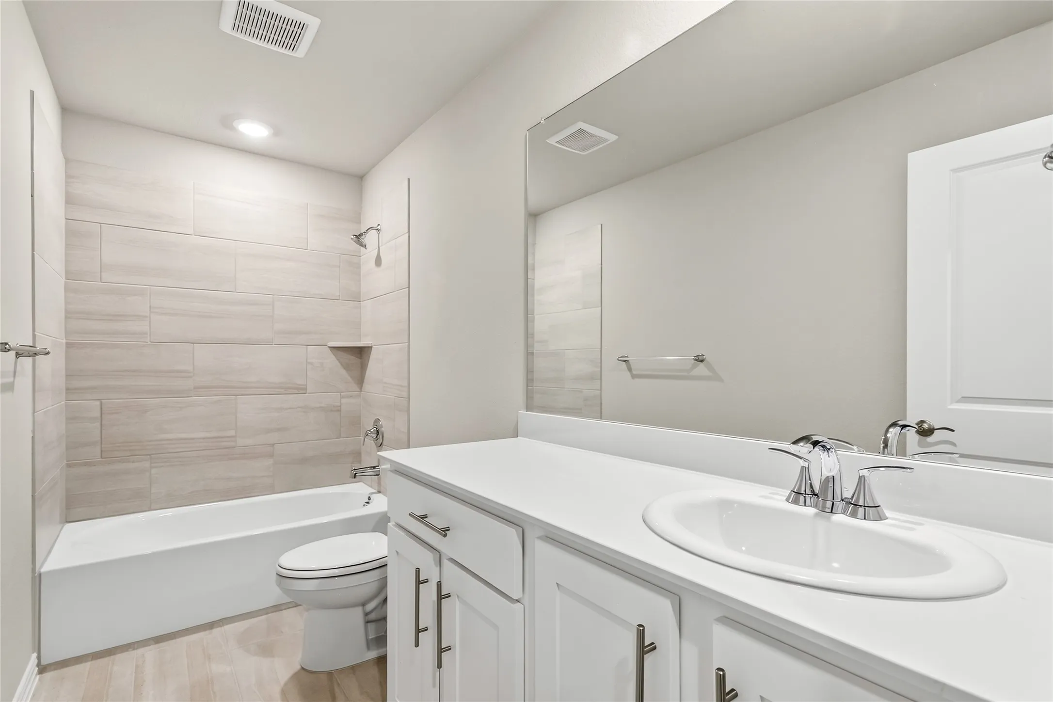 Single Family Residence For Rent in Collin County , 2217 Currents Road, Princeton, Texas 75407, 4 Bedroom, 4 Bathroom, 2 Garage spaces, 3,560 Sqft, built in 2025, mls#21406337, Real Estate Agent in Princeton, Homes For Rent in Collin county, Homes For Rent in Princeton, Realtor in Princeton Texas, Real Estate Brokerage Independent Realty Texas, Luminita Cordes Realtor