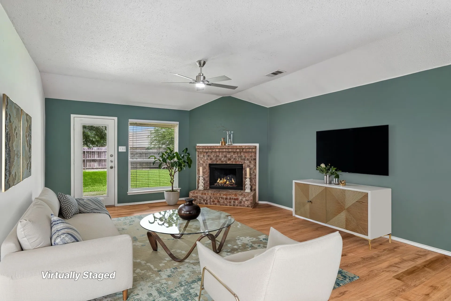 Single Family Residence For Sale in Kaufman County , 1421 Vista Ridge Drive, Forney, Texas 75126, 3 Bedroom, 2 Bathroom, 2 Garage spaces, 1,857 Sqft, built in 2005, mls#21406343, Real Estate Agent in Forney, Homes For Sale in Kaufman county, Homes For Sale in Forney, Realtor in Forney Texas, Real Estate Brokerage Independent Realty Texas, Luminita Cordes Realtor