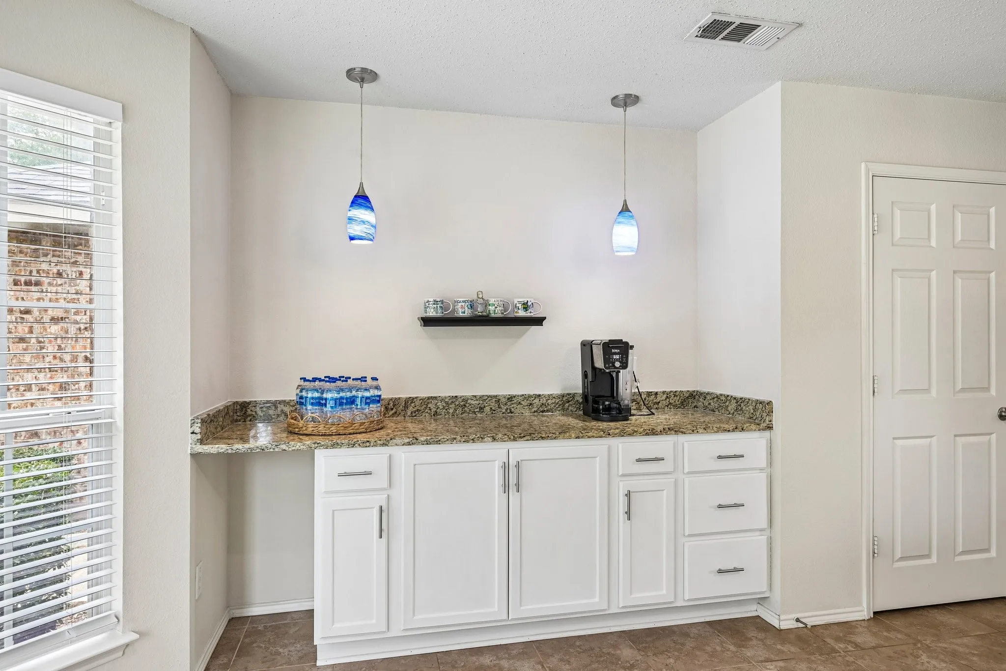 Single Family Residence For Sale in Kaufman County , 1421 Vista Ridge Drive, Forney, Texas 75126, 3 Bedroom, 2 Bathroom, 2 Garage spaces, 1,857 Sqft, built in 2005, mls#21406343, Real Estate Agent in Forney, Homes For Sale in Kaufman county, Homes For Sale in Forney, Realtor in Forney Texas, Real Estate Brokerage Independent Realty Texas, Luminita Cordes Realtor