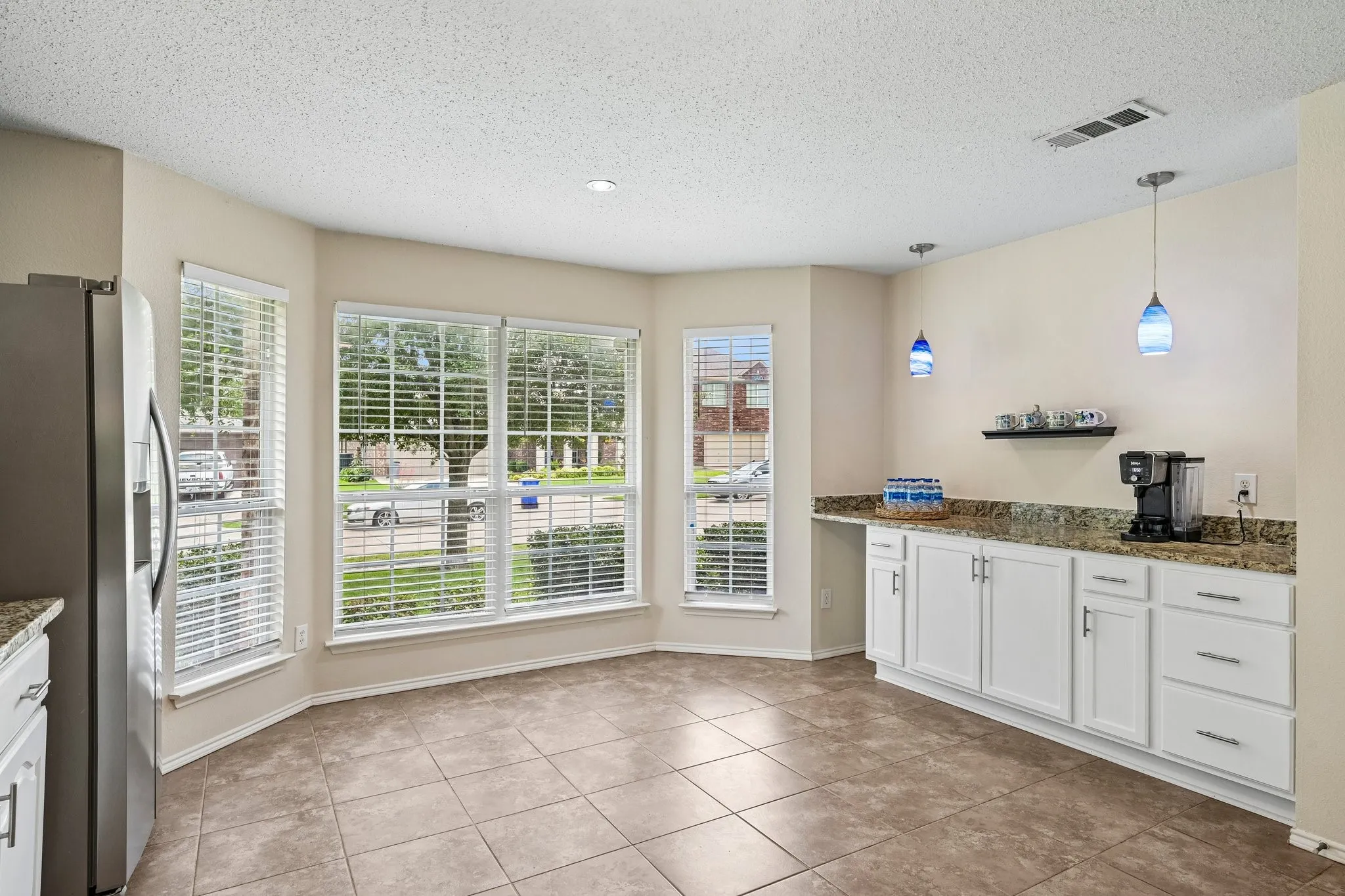 Single Family Residence For Sale in Kaufman County , 1421 Vista Ridge Drive, Forney, Texas 75126, 3 Bedroom, 2 Bathroom, 2 Garage spaces, 1,857 Sqft, built in 2005, mls#21406343, Real Estate Agent in Forney, Homes For Sale in Kaufman county, Homes For Sale in Forney, Realtor in Forney Texas, Real Estate Brokerage Independent Realty Texas, Luminita Cordes Realtor