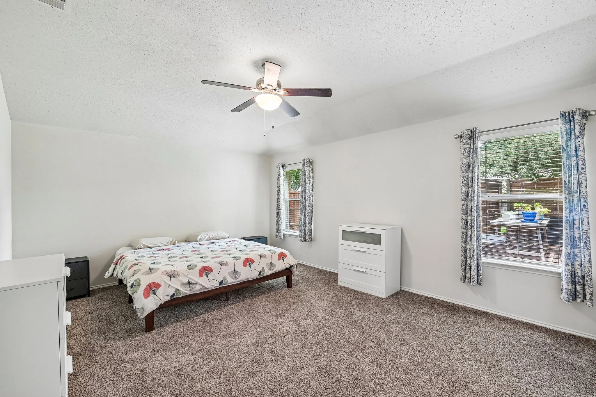 Single Family Residence For Sale in Kaufman County , 1421 Vista Ridge Drive, Forney, Texas 75126, 3 Bedroom, 2 Bathroom, 2 Garage spaces, 1,857 Sqft, built in 2005, mls#21406343, Real Estate Agent in Forney, Homes For Sale in Kaufman county, Homes For Sale in Forney, Realtor in Forney Texas, Real Estate Brokerage Independent Realty Texas, Luminita Cordes Realtor
