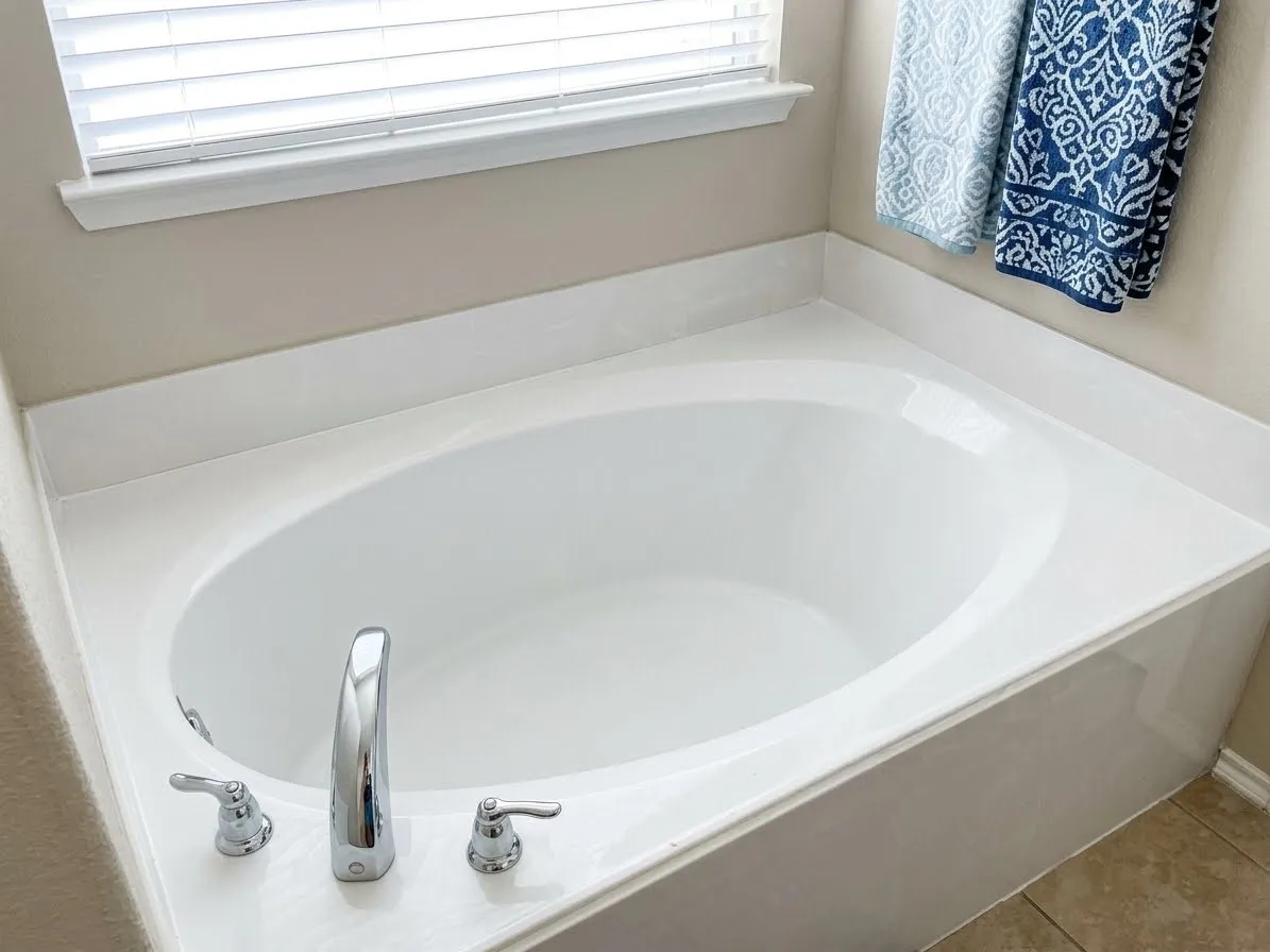 Garden tub.
