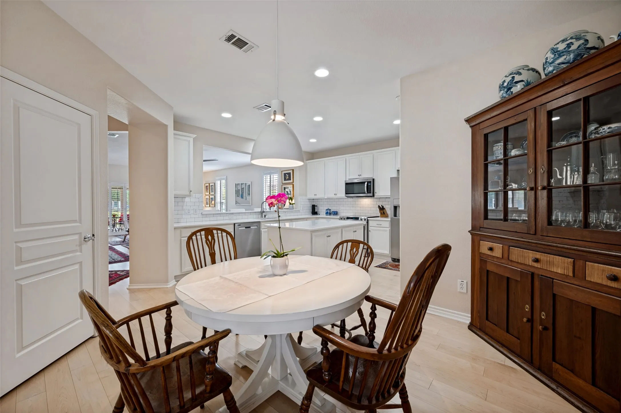 Single Family Residence For Sale in Denton County , 6040 Eagle Point Lane, Frisco, Texas 75036, 2 Bedroom, 2 Bathroom, 2 Garage spaces, 1,786 Sqft, built in 2010, mls#21406193, Real Estate Agent in Frisco, Homes For Sale in Denton county, Homes For Sale in Frisco, Realtor in Frisco Texas, Real Estate Brokerage Independent Realty Texas, Luminita Cordes Realtor