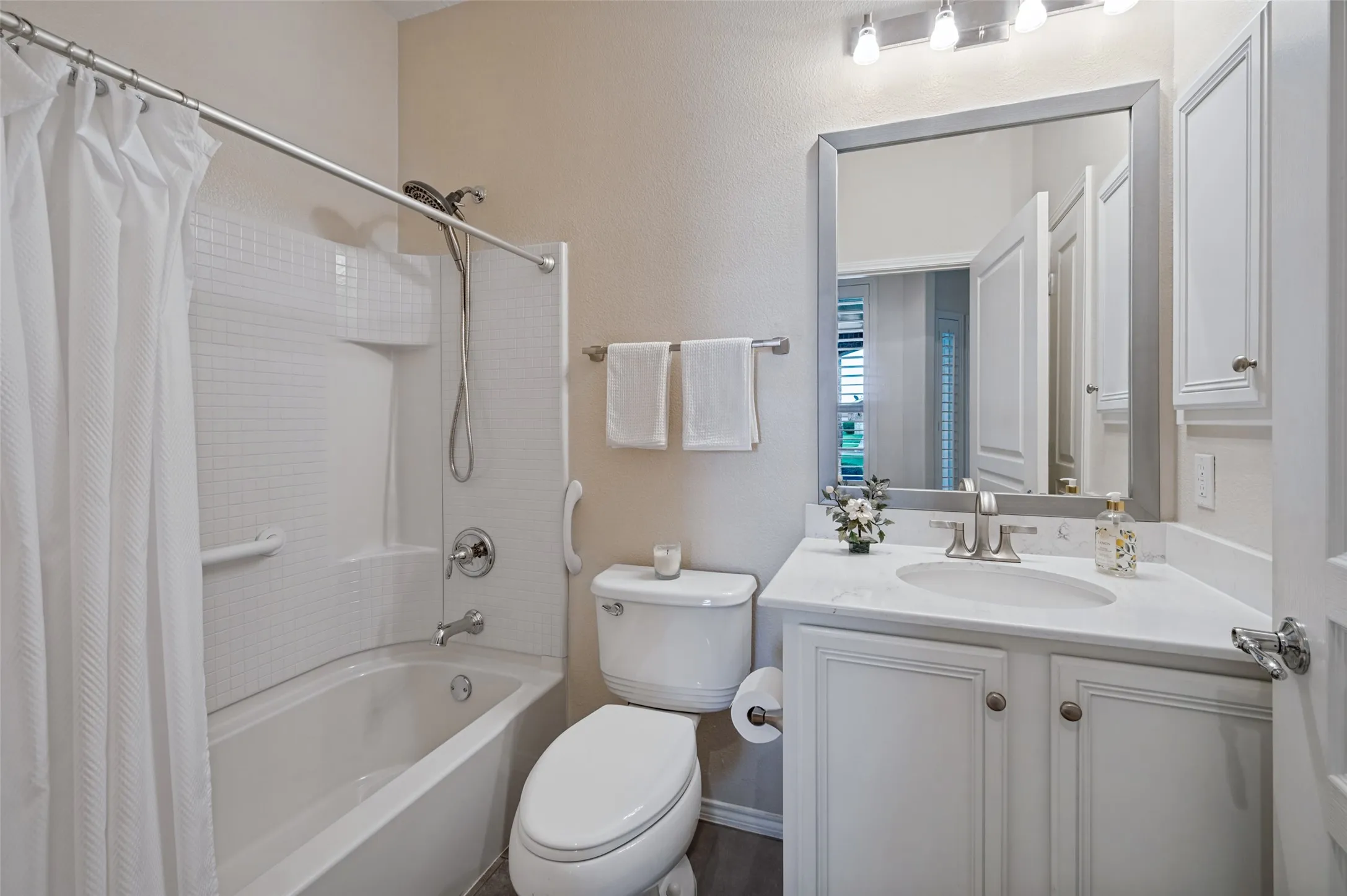 Single Family Residence For Sale in Denton County , 6040 Eagle Point Lane, Frisco, Texas 75036, 2 Bedroom, 2 Bathroom, 2 Garage spaces, 1,786 Sqft, built in 2010, mls#21406193, Real Estate Agent in Frisco, Homes For Sale in Denton county, Homes For Sale in Frisco, Realtor in Frisco Texas, Real Estate Brokerage Independent Realty Texas, Luminita Cordes Realtor
