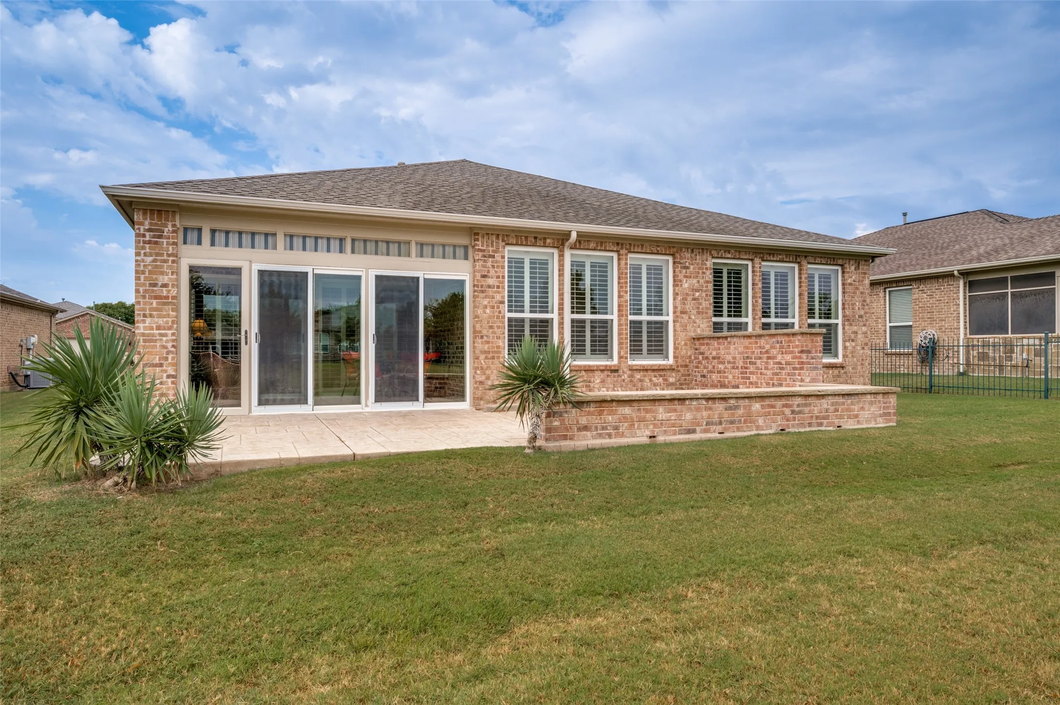Single Family Residence For Sale in Denton County , 6040 Eagle Point Lane, Frisco, Texas 75036, 2 Bedroom, 2 Bathroom, 2 Garage spaces, 1,786 Sqft, built in 2010, mls#21406193, Real Estate Agent in Frisco, Homes For Sale in Denton county, Homes For Sale in Frisco, Realtor in Frisco Texas, Real Estate Brokerage Independent Realty Texas, Luminita Cordes Realtor