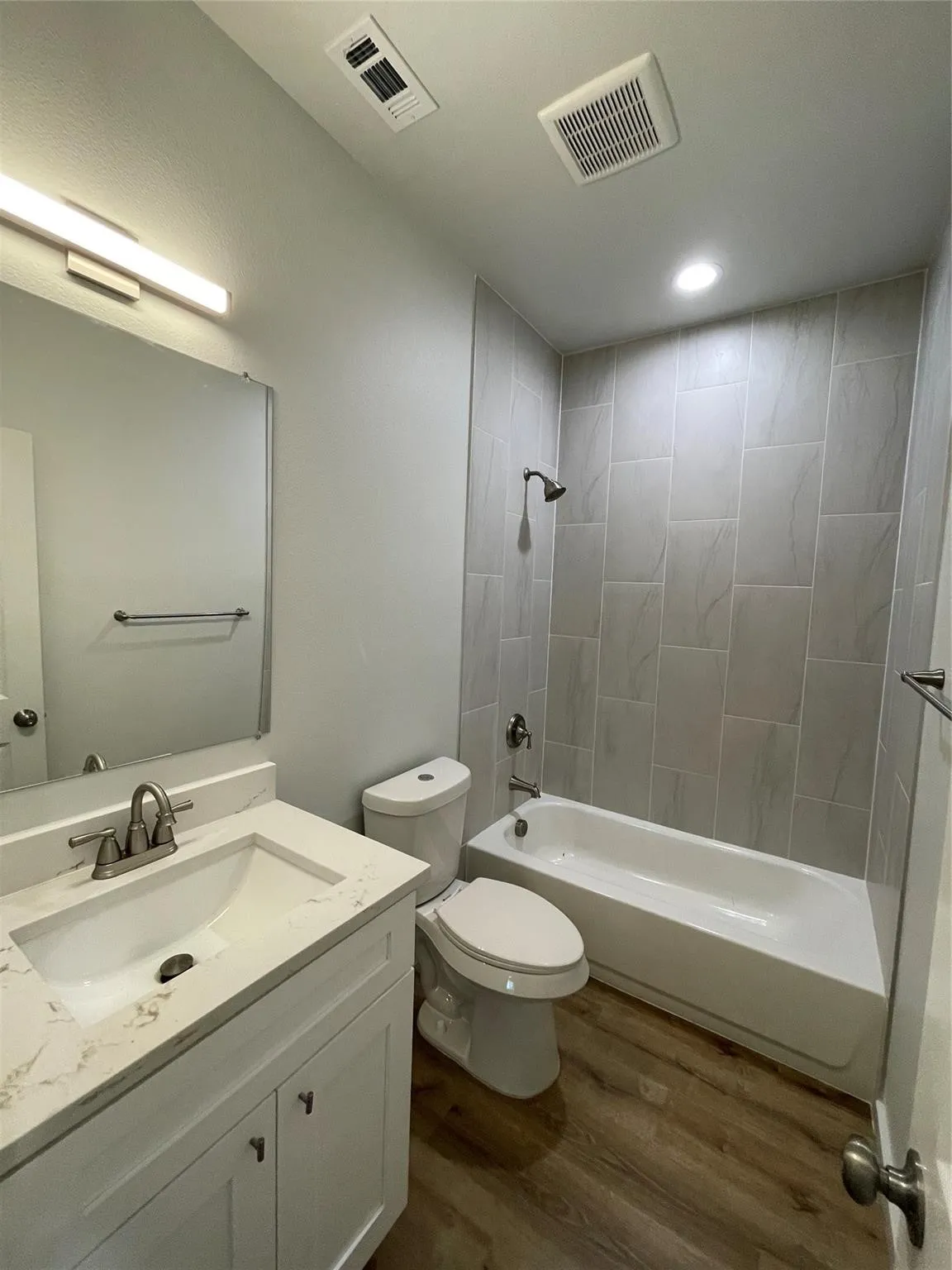 Single Family Residence For Rent in Grayson County , 524 W Florence Street, Denison, Texas 75020, 3 Bedroom, 2 Bathroom, 1 Garage spaces, 1,218 Sqft, built in 2024, mls#21406347, Real Estate Agent in Denison, Homes For Rent in Grayson county, Homes For Rent in Denison, Realtor in Denison Texas, Real Estate Brokerage Independent Realty Texas, Luminita Cordes Realtor