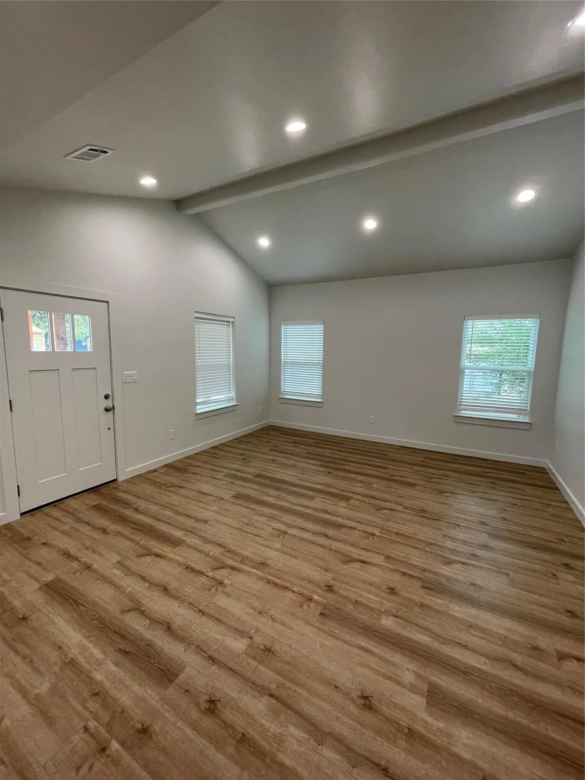 Single Family Residence For Rent in Grayson County , 524 W Florence Street, Denison, Texas 75020, 3 Bedroom, 2 Bathroom, 1 Garage spaces, 1,218 Sqft, built in 2024, mls#21406347, Real Estate Agent in Denison, Homes For Rent in Grayson county, Homes For Rent in Denison, Realtor in Denison Texas, Real Estate Brokerage Independent Realty Texas, Luminita Cordes Realtor
