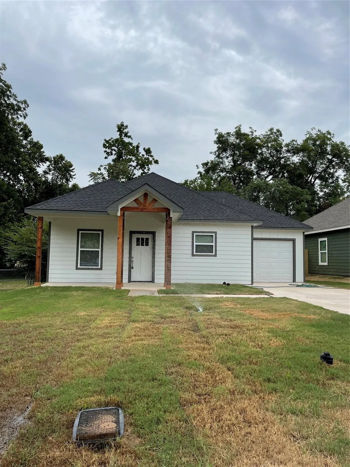 Single Family Residence For Rent in Grayson County , 524 W Florence Street, Denison, Texas 75020, 3 Bedroom, 2 Bathroom, 1 Garage spaces, 1,218 Sqft, built in 2024, mls#21406347, Real Estate Agent in Denison, Homes For Rent in Grayson county, Homes For Rent in Denison, Realtor in Denison Texas, Real Estate Brokerage Independent Realty Texas, Luminita Cordes Realtor