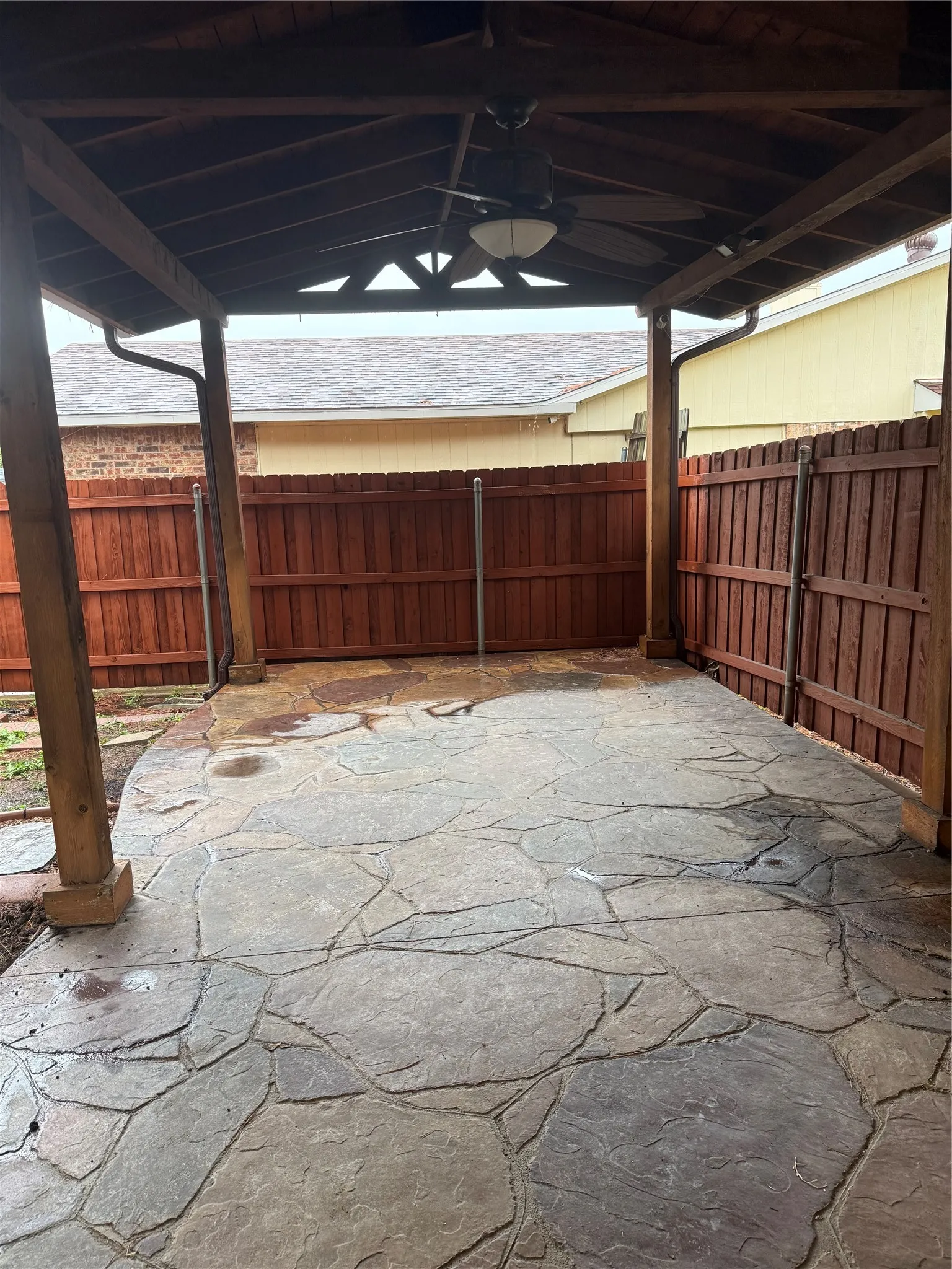 Single Family Residence For Rent in Dallas County , 306 Timberleaf Drive, Grand Prairie, Texas 75052, 3 Bedroom, 2 Bathroom, 2 Garage spaces, 1,988 Sqft, built in 1982, mls#21404276, Real Estate Agent in Grand Prairie, Homes For Rent in Dallas county, Homes For Rent in Grand Prairie, Realtor in Grand Prairie Texas, Real Estate Brokerage Independent Realty Texas, Luminita Cordes Realtor