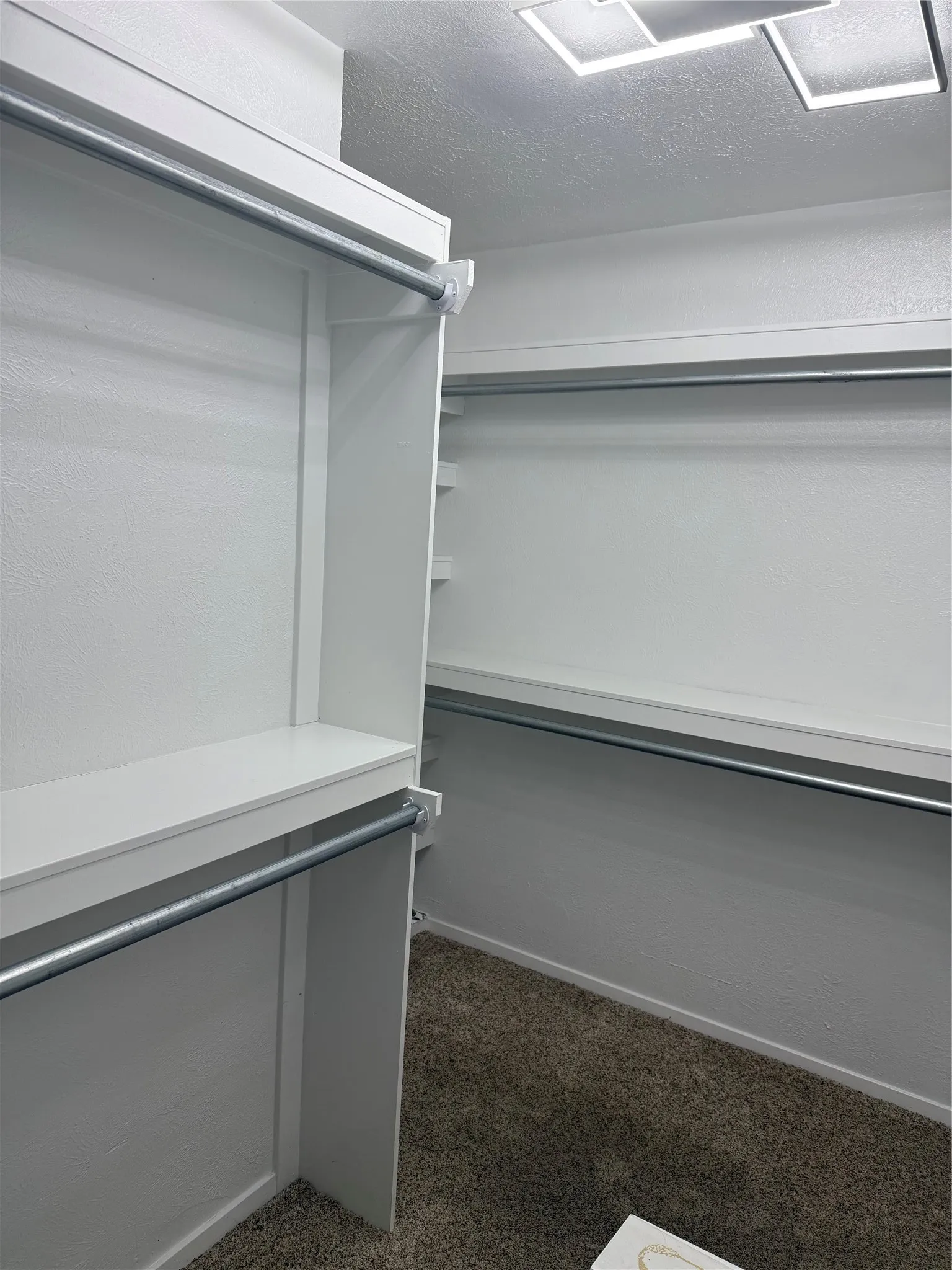 Single Family Residence For Rent in Dallas County , 306 Timberleaf Drive, Grand Prairie, Texas 75052, 3 Bedroom, 2 Bathroom, 2 Garage spaces, 1,988 Sqft, built in 1982, mls#21404276, Real Estate Agent in Grand Prairie, Homes For Rent in Dallas county, Homes For Rent in Grand Prairie, Realtor in Grand Prairie Texas, Real Estate Brokerage Independent Realty Texas, Luminita Cordes Realtor