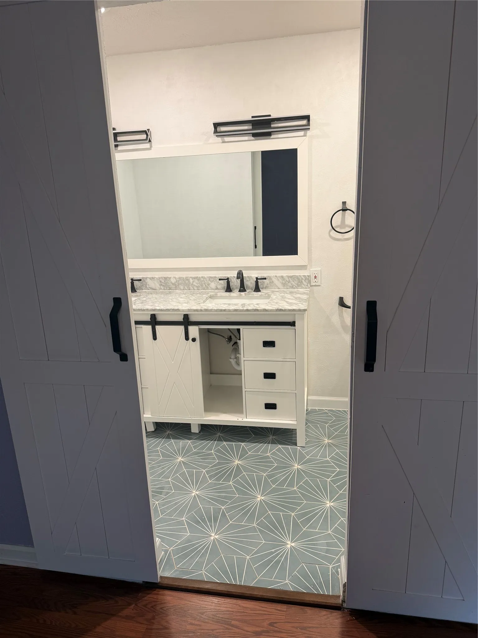 Single Family Residence For Rent in Dallas County , 306 Timberleaf Drive, Grand Prairie, Texas 75052, 3 Bedroom, 2 Bathroom, 2 Garage spaces, 1,988 Sqft, built in 1982, mls#21404276, Real Estate Agent in Grand Prairie, Homes For Rent in Dallas county, Homes For Rent in Grand Prairie, Realtor in Grand Prairie Texas, Real Estate Brokerage Independent Realty Texas, Luminita Cordes Realtor