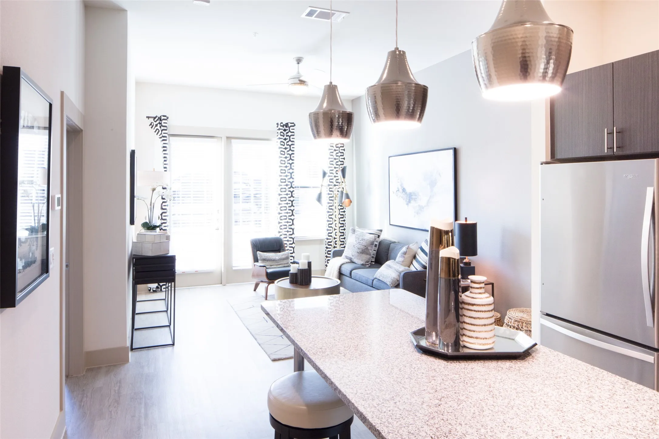 Apartment For Rent in Dallas County , 901 N Zang Boulevard 302, Dallas, Texas 75208, 1 Bedroom, 1 Bathroom, Garage spaces, 743 Sqft, built in 2017, mls#21406348, Real Estate Agent in Dallas, Homes For Rent in Dallas county, Homes For Rent in Dallas, Realtor in Dallas Texas, Real Estate Brokerage Independent Realty Texas, Luminita Cordes Realtor
