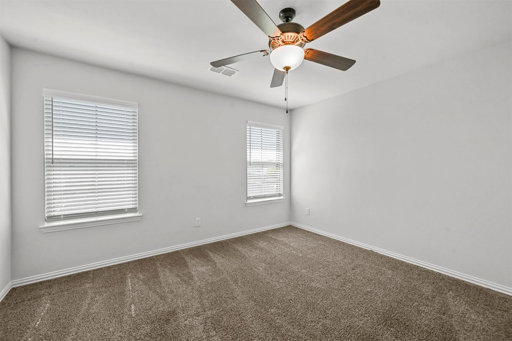 Duplex For Rent in Grayson County , 236-238 W Lake 236, Sherman, Texas 75090, 3 Bedroom, 3 Bathroom, 1 Garage spaces, 1,268 Sqft, built in 2020, mls#21406352, Real Estate Agent in Sherman, Homes For Rent in Grayson county, Homes For Rent in Sherman, Realtor in Sherman Texas, Real Estate Brokerage Independent Realty Texas, Luminita Cordes Realtor