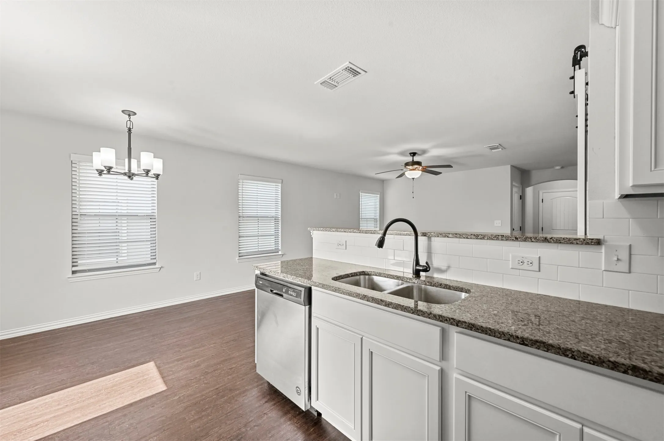 Duplex For Rent in Grayson County , 236-238 W Lake 236, Sherman, Texas 75090, 3 Bedroom, 3 Bathroom, 1 Garage spaces, 1,268 Sqft, built in 2020, mls#21406352, Real Estate Agent in Sherman, Homes For Rent in Grayson county, Homes For Rent in Sherman, Realtor in Sherman Texas, Real Estate Brokerage Independent Realty Texas, Luminita Cordes Realtor