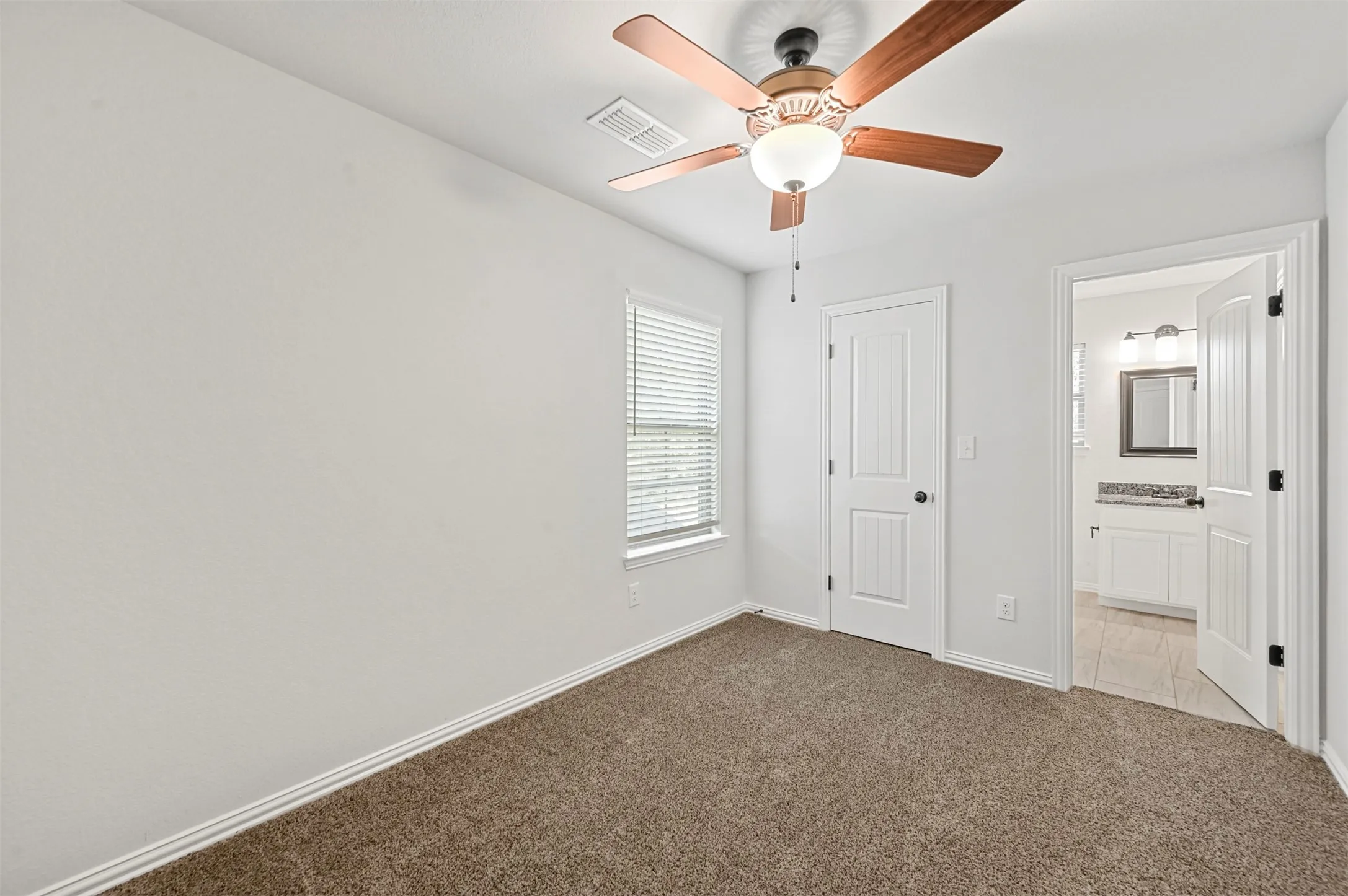 Duplex For Rent in Grayson County , 236-238 W Lake 236, Sherman, Texas 75090, 3 Bedroom, 3 Bathroom, 1 Garage spaces, 1,268 Sqft, built in 2020, mls#21406352, Real Estate Agent in Sherman, Homes For Rent in Grayson county, Homes For Rent in Sherman, Realtor in Sherman Texas, Real Estate Brokerage Independent Realty Texas, Luminita Cordes Realtor