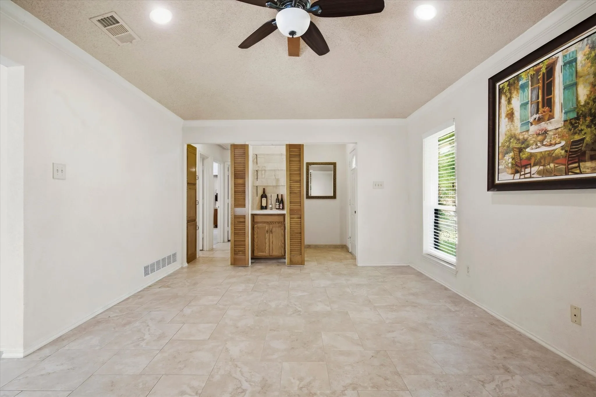 Single Family Residence For Sale in Tarrant County , 4202 Windhurst Drive, Arlington, Texas 76015, 3 Bedroom, 2 Bathroom, 1 Garage spaces, 1,185 Sqft, built in 1983, mls#21406252, Real Estate Agent in Arlington, Homes For Sale in Tarrant county, Homes For Sale in Arlington, Realtor in Arlington Texas, Real Estate Brokerage Independent Realty Texas, Luminita Cordes Realtor