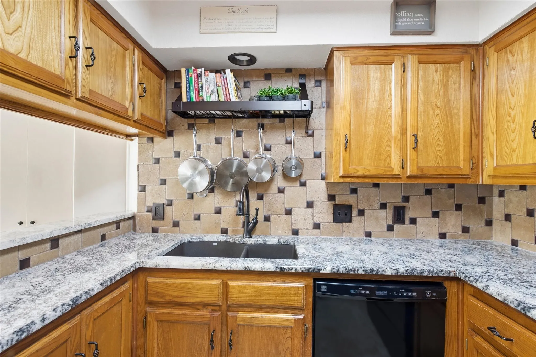 Single Family Residence For Sale in Tarrant County , 4202 Windhurst Drive, Arlington, Texas 76015, 3 Bedroom, 2 Bathroom, 1 Garage spaces, 1,185 Sqft, built in 1983, mls#21406252, Real Estate Agent in Arlington, Homes For Sale in Tarrant county, Homes For Sale in Arlington, Realtor in Arlington Texas, Real Estate Brokerage Independent Realty Texas, Luminita Cordes Realtor