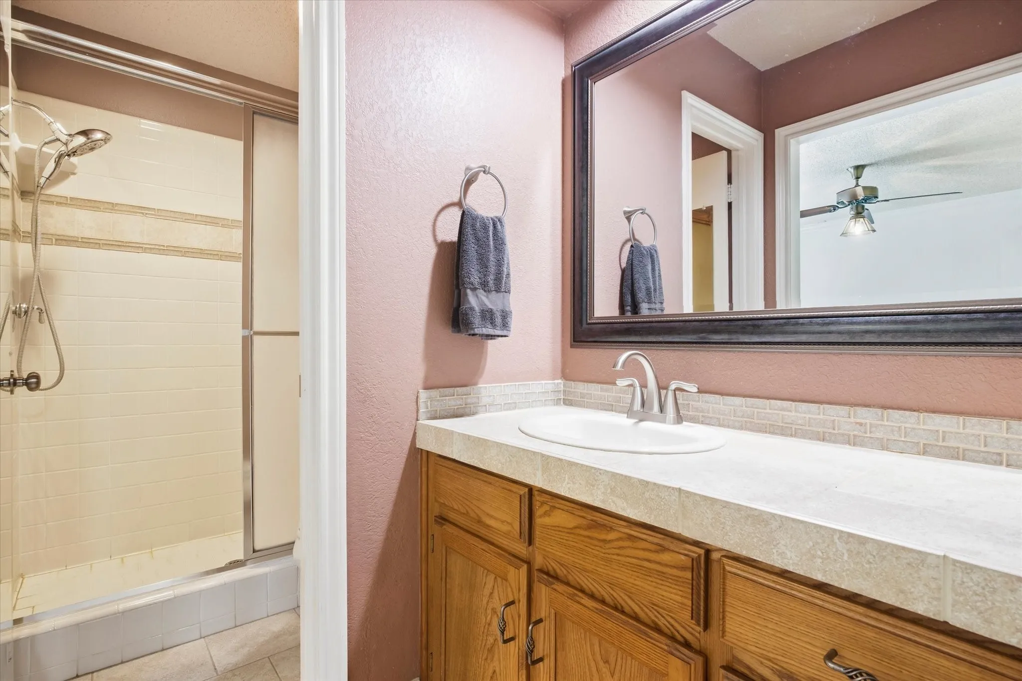 Single Family Residence For Sale in Tarrant County , 4202 Windhurst Drive, Arlington, Texas 76015, 3 Bedroom, 2 Bathroom, 1 Garage spaces, 1,185 Sqft, built in 1983, mls#21406252, Real Estate Agent in Arlington, Homes For Sale in Tarrant county, Homes For Sale in Arlington, Realtor in Arlington Texas, Real Estate Brokerage Independent Realty Texas, Luminita Cordes Realtor
