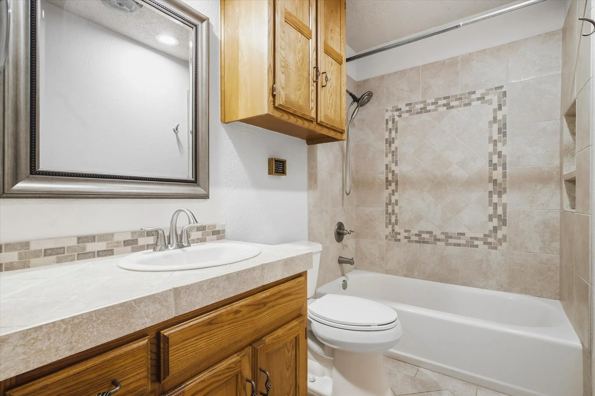 Single Family Residence For Sale in Tarrant County , 4202 Windhurst Drive, Arlington, Texas 76015, 3 Bedroom, 2 Bathroom, 1 Garage spaces, 1,185 Sqft, built in 1983, mls#21406252, Real Estate Agent in Arlington, Homes For Sale in Tarrant county, Homes For Sale in Arlington, Realtor in Arlington Texas, Real Estate Brokerage Independent Realty Texas, Luminita Cordes Realtor