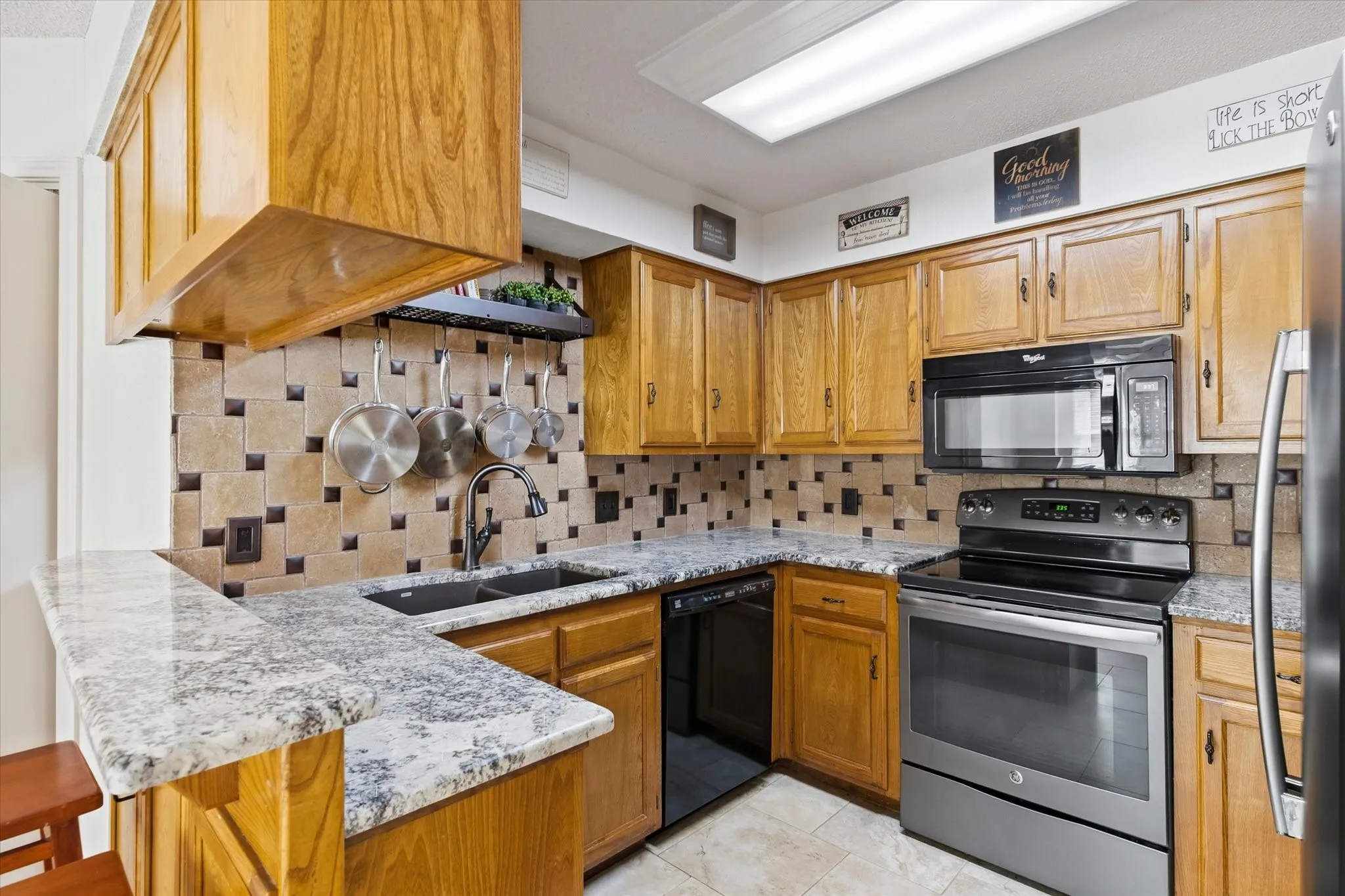 Single Family Residence For Sale in Tarrant County , 4202 Windhurst Drive, Arlington, Texas 76015, 3 Bedroom, 2 Bathroom, 1 Garage spaces, 1,185 Sqft, built in 1983, mls#21406252, Real Estate Agent in Arlington, Homes For Sale in Tarrant county, Homes For Sale in Arlington, Realtor in Arlington Texas, Real Estate Brokerage Independent Realty Texas, Luminita Cordes Realtor