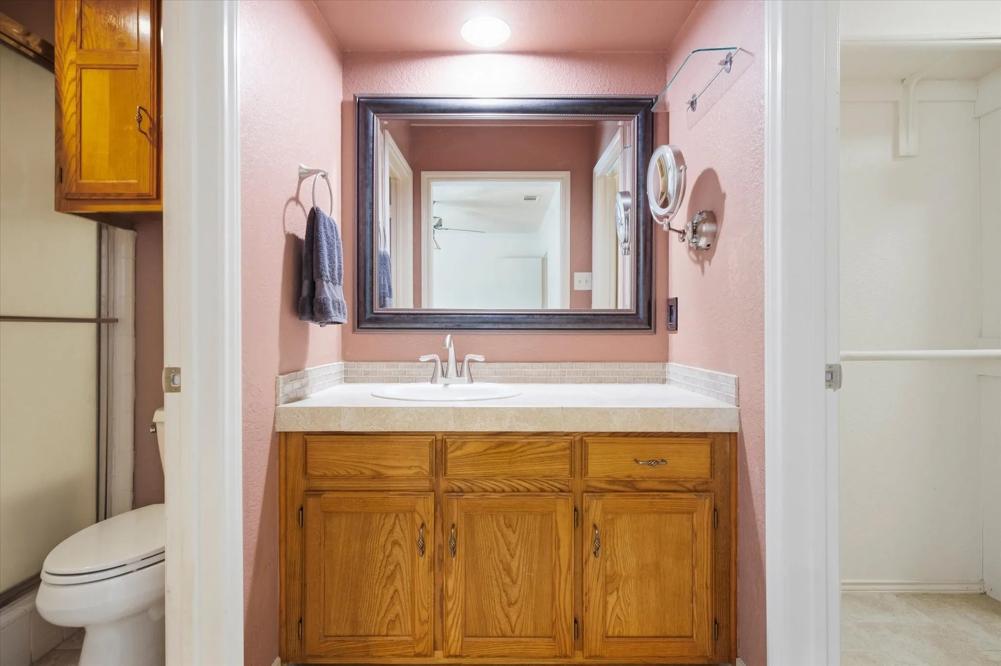 Single Family Residence For Sale in Tarrant County , 4202 Windhurst Drive, Arlington, Texas 76015, 3 Bedroom, 2 Bathroom, 1 Garage spaces, 1,185 Sqft, built in 1983, mls#21406252, Real Estate Agent in Arlington, Homes For Sale in Tarrant county, Homes For Sale in Arlington, Realtor in Arlington Texas, Real Estate Brokerage Independent Realty Texas, Luminita Cordes Realtor