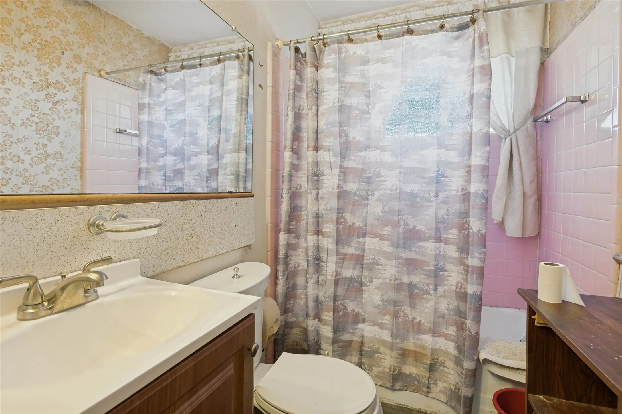 Single Family Residence For Sale in Dallas County , 1441 Wagon Wheels Trail, Dallas, Texas 75241, 3 Bedroom, 2 Bathroom, Garage spaces, 1,744 Sqft, built in 1961, mls#21406350, Real Estate Agent in Dallas, Homes For Sale in Dallas county, Homes For Sale in Dallas, Realtor in Dallas Texas, Real Estate Brokerage Independent Realty Texas, Luminita Cordes Realtor
