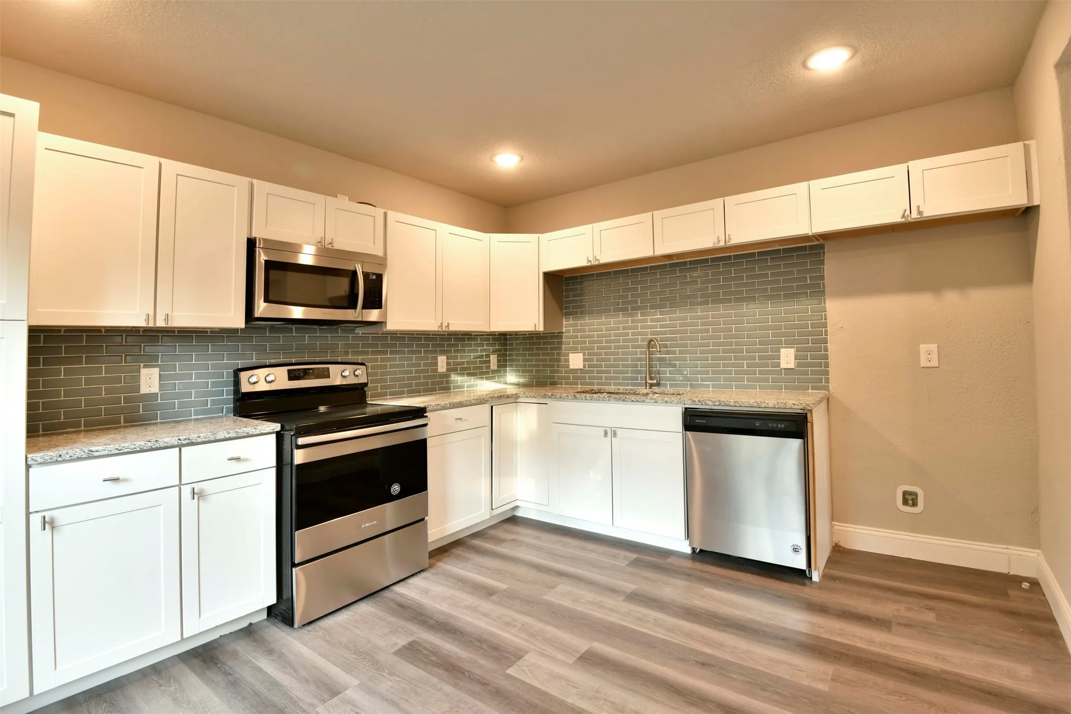 Single Family Residence For Rent in Collin County , 814 N Kentucky Street, Mc Kinney, Texas 75069, 3 Bedroom, 1 Bathroom, Garage spaces, 2,422 Sqft, built in 1961, mls#21406362, Real Estate Agent in Mc Kinney, Homes For Rent in Collin county, Homes For Rent in Mc Kinney, Realtor in Mc Kinney Texas, Real Estate Brokerage Independent Realty Texas, Luminita Cordes Realtor
