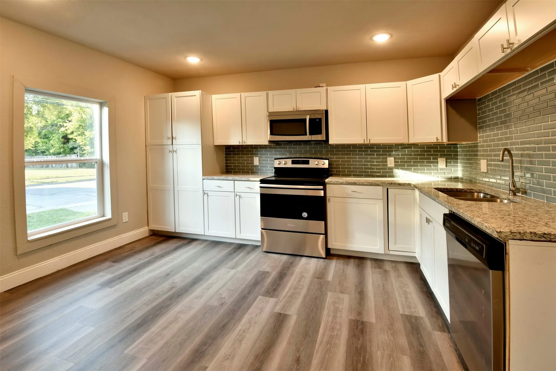 Single Family Residence For Rent in Collin County , 814 N Kentucky Street, Mc Kinney, Texas 75069, 3 Bedroom, 1 Bathroom, Garage spaces, 2,422 Sqft, built in 1961, mls#21406362, Real Estate Agent in Mc Kinney, Homes For Rent in Collin county, Homes For Rent in Mc Kinney, Realtor in Mc Kinney Texas, Real Estate Brokerage Independent Realty Texas, Luminita Cordes Realtor