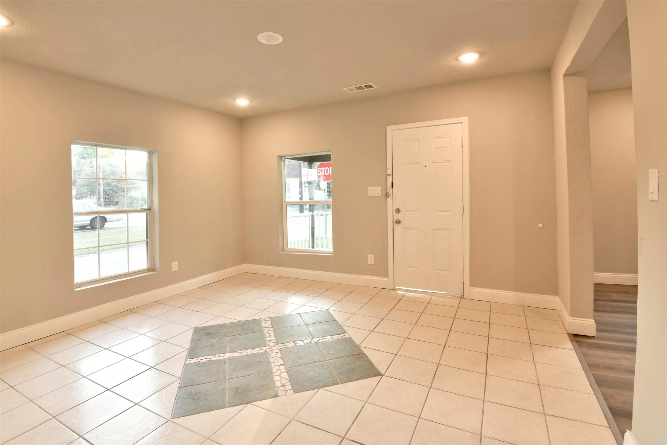 Single Family Residence For Rent in Collin County , 814 N Kentucky Street, Mc Kinney, Texas 75069, 3 Bedroom, 1 Bathroom, Garage spaces, 2,422 Sqft, built in 1961, mls#21406362, Real Estate Agent in Mc Kinney, Homes For Rent in Collin county, Homes For Rent in Mc Kinney, Realtor in Mc Kinney Texas, Real Estate Brokerage Independent Realty Texas, Luminita Cordes Realtor