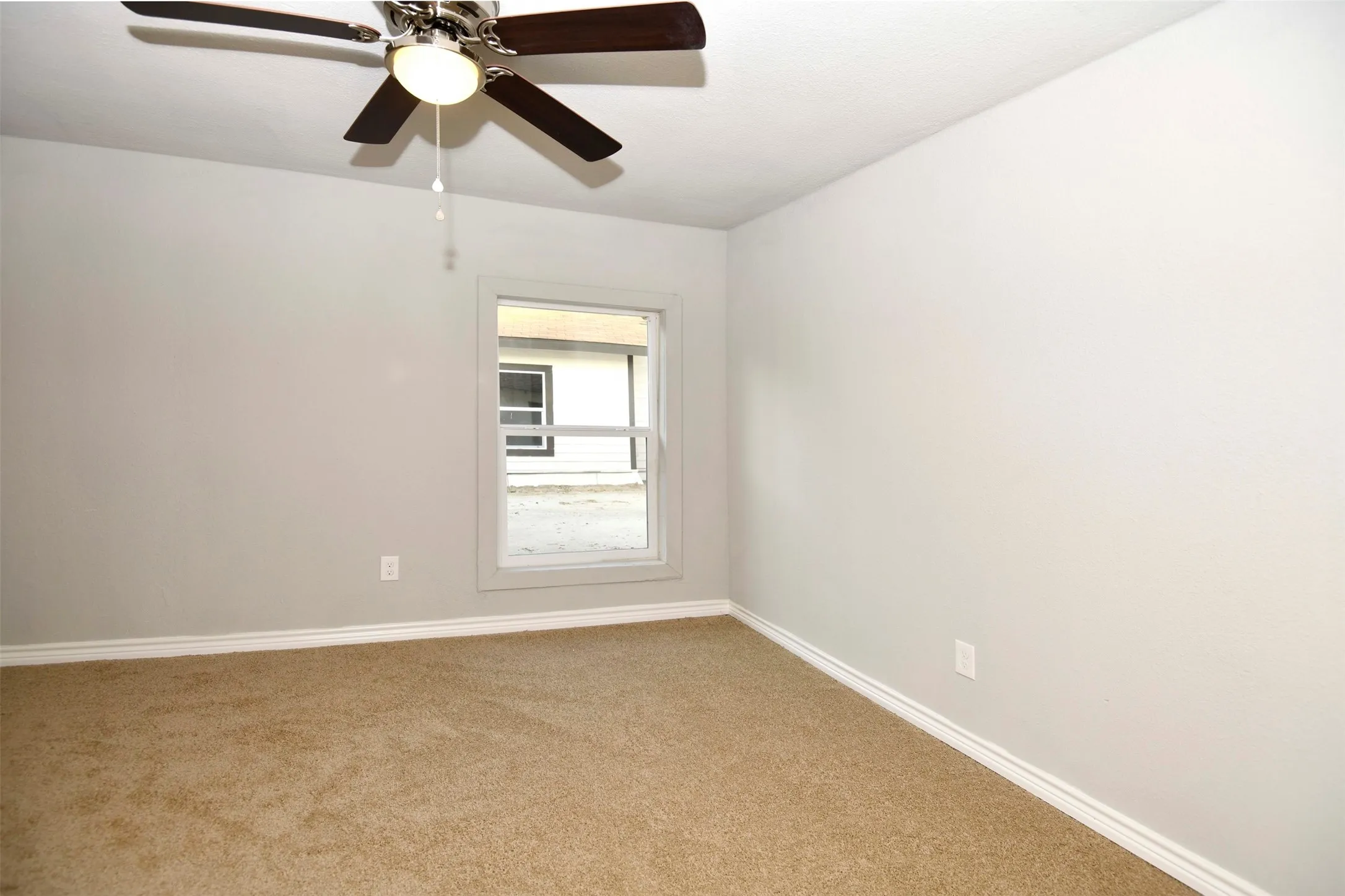Single Family Residence For Rent in Collin County , 814 N Kentucky Street, Mc Kinney, Texas 75069, 3 Bedroom, 1 Bathroom, Garage spaces, 2,422 Sqft, built in 1961, mls#21406362, Real Estate Agent in Mc Kinney, Homes For Rent in Collin county, Homes For Rent in Mc Kinney, Realtor in Mc Kinney Texas, Real Estate Brokerage Independent Realty Texas, Luminita Cordes Realtor