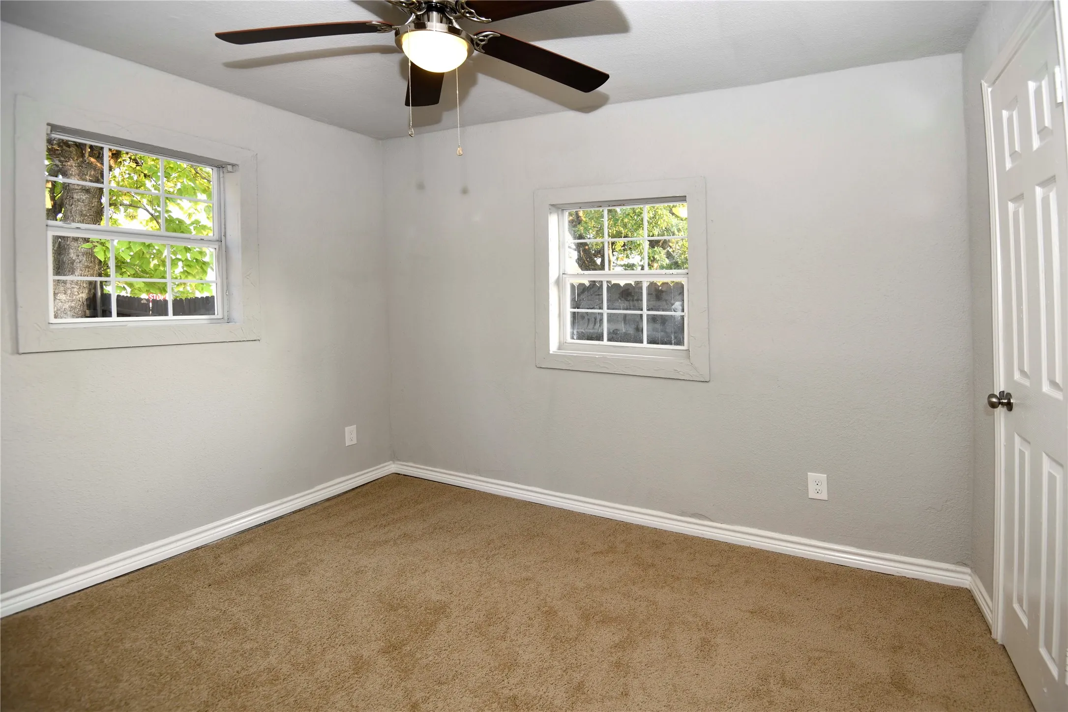 Single Family Residence For Rent in Collin County , 814 N Kentucky Street, Mc Kinney, Texas 75069, 3 Bedroom, 1 Bathroom, Garage spaces, 2,422 Sqft, built in 1961, mls#21406362, Real Estate Agent in Mc Kinney, Homes For Rent in Collin county, Homes For Rent in Mc Kinney, Realtor in Mc Kinney Texas, Real Estate Brokerage Independent Realty Texas, Luminita Cordes Realtor