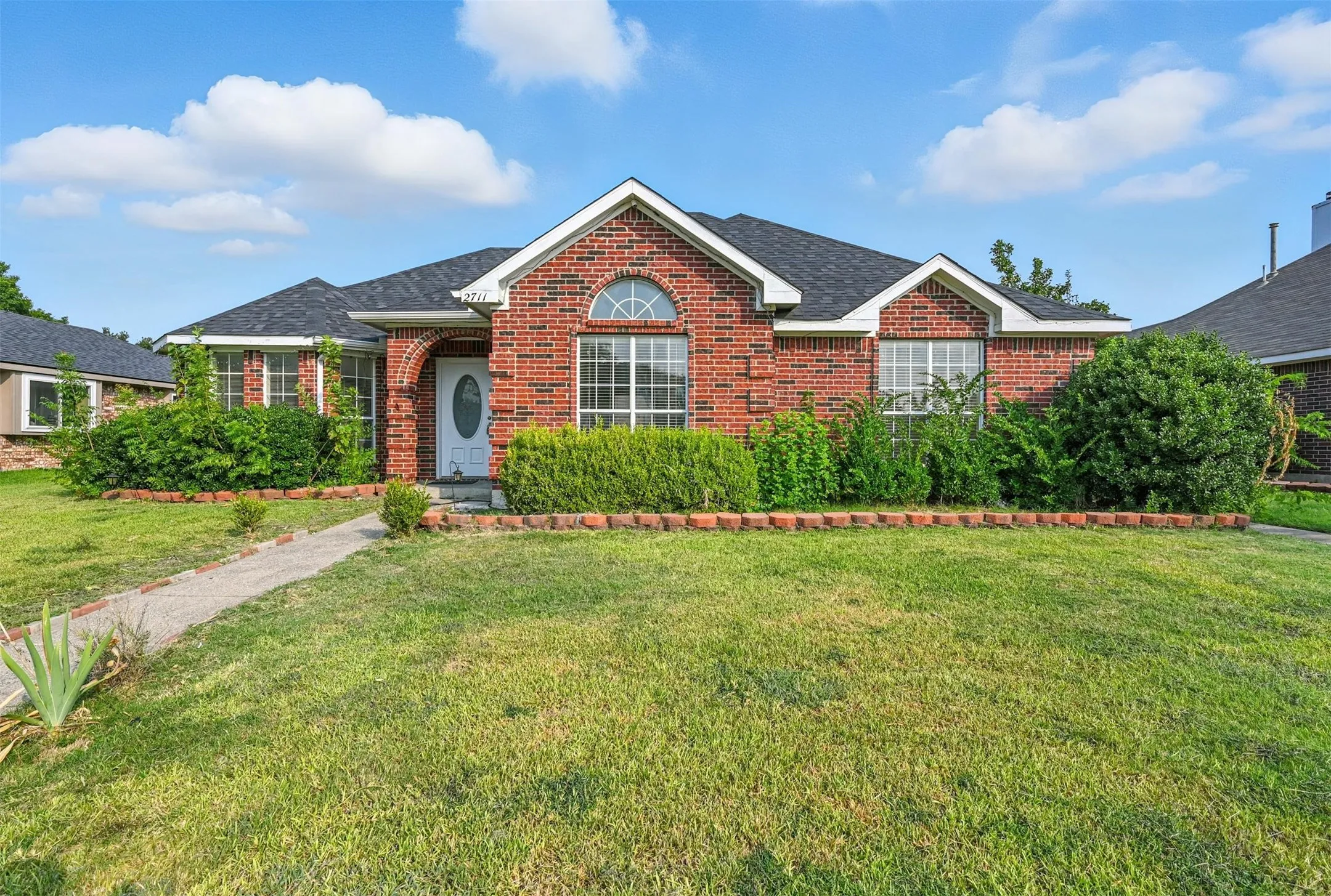 Single Family Residence For Rent in Dallas County , 2711 Primrose Lane, Rowlett, Texas 75089, 3 Bedroom, 2 Bathroom, 2 Garage spaces, 1,925 Sqft, built in 1993, mls#21406365, Real Estate Agent in Rowlett, Homes For Rent in Dallas county, Homes For Rent in Rowlett, Realtor in Rowlett Texas, Real Estate Brokerage Independent Realty Texas, Luminita Cordes Realtor