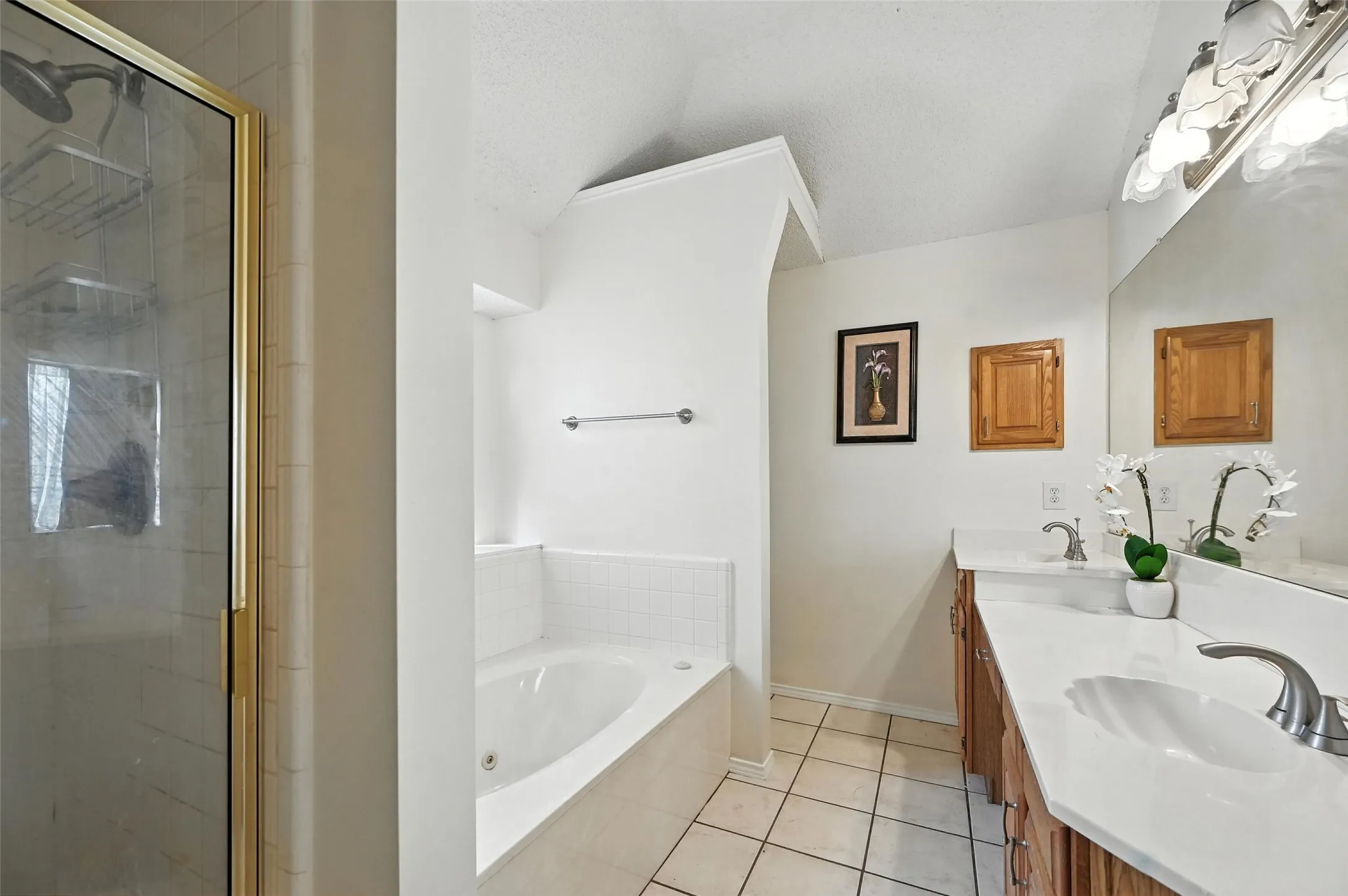 Single Family Residence For Rent in Dallas County , 2711 Primrose Lane, Rowlett, Texas 75089, 3 Bedroom, 2 Bathroom, 2 Garage spaces, 1,925 Sqft, built in 1993, mls#21406365, Real Estate Agent in Rowlett, Homes For Rent in Dallas county, Homes For Rent in Rowlett, Realtor in Rowlett Texas, Real Estate Brokerage Independent Realty Texas, Luminita Cordes Realtor
