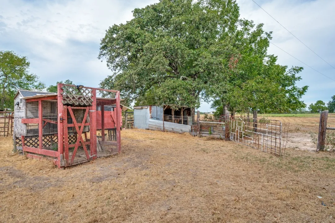 Mobile Home For Sale in Hunt County , 5294 County Road 4207, Campbell, Texas 75422, 3 Bedroom, 2 Bathroom, 2 Garage spaces, 1,920 Sqft, built in 2005, mls#21405357, Real Estate Agent in Campbell, Homes For Sale in Hunt county, Homes For Sale in Campbell, Realtor in Campbell Texas, Real Estate Brokerage Independent Realty Texas, Luminita Cordes Realtor