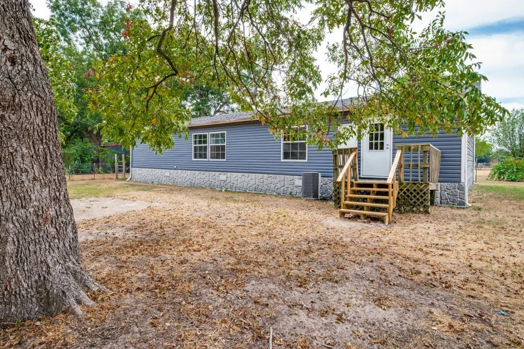 Mobile Home For Sale in Hunt County , 5294 County Road 4207, Campbell, Texas 75422, 3 Bedroom, 2 Bathroom, 2 Garage spaces, 1,920 Sqft, built in 2005, mls#21405357, Real Estate Agent in Campbell, Homes For Sale in Hunt county, Homes For Sale in Campbell, Realtor in Campbell Texas, Real Estate Brokerage Independent Realty Texas, Luminita Cordes Realtor