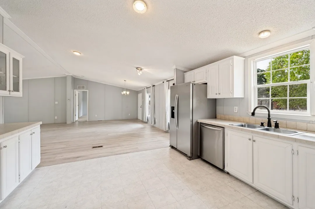 Mobile Home For Sale in Hunt County , 5294 County Road 4207, Campbell, Texas 75422, 3 Bedroom, 2 Bathroom, 2 Garage spaces, 1,920 Sqft, built in 2005, mls#21405357, Real Estate Agent in Campbell, Homes For Sale in Hunt county, Homes For Sale in Campbell, Realtor in Campbell Texas, Real Estate Brokerage Independent Realty Texas, Luminita Cordes Realtor