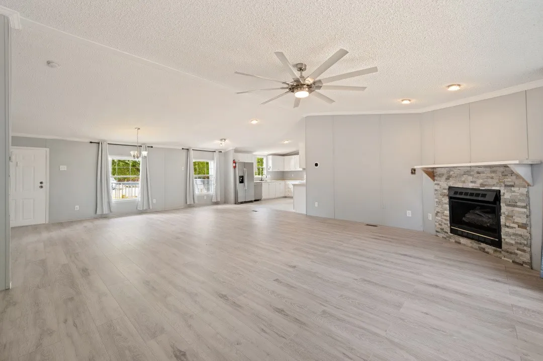 Mobile Home For Sale in Hunt County , 5294 County Road 4207, Campbell, Texas 75422, 3 Bedroom, 2 Bathroom, 2 Garage spaces, 1,920 Sqft, built in 2005, mls#21405357, Real Estate Agent in Campbell, Homes For Sale in Hunt county, Homes For Sale in Campbell, Realtor in Campbell Texas, Real Estate Brokerage Independent Realty Texas, Luminita Cordes Realtor