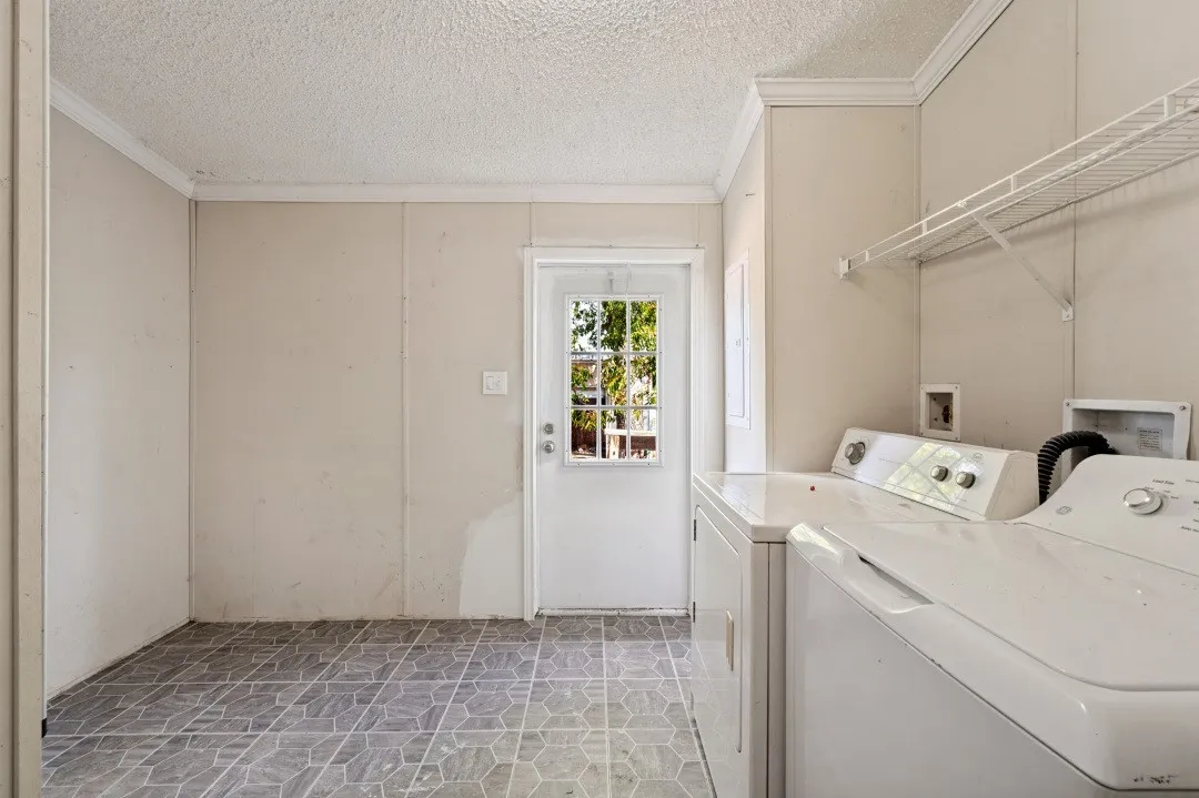 Mobile Home For Sale in Hunt County , 5294 County Road 4207, Campbell, Texas 75422, 3 Bedroom, 2 Bathroom, 2 Garage spaces, 1,920 Sqft, built in 2005, mls#21405357, Real Estate Agent in Campbell, Homes For Sale in Hunt county, Homes For Sale in Campbell, Realtor in Campbell Texas, Real Estate Brokerage Independent Realty Texas, Luminita Cordes Realtor