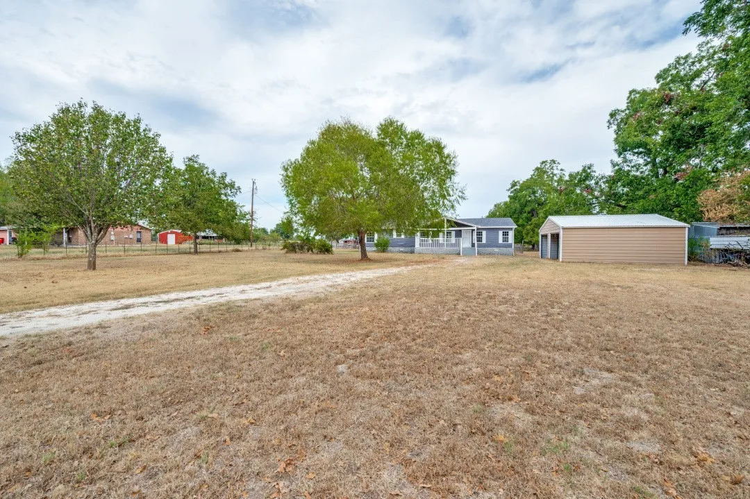 Mobile Home For Sale in Hunt County , 5294 County Road 4207, Campbell, Texas 75422, 3 Bedroom, 2 Bathroom, 2 Garage spaces, 1,920 Sqft, built in 2005, mls#21405357, Real Estate Agent in Campbell, Homes For Sale in Hunt county, Homes For Sale in Campbell, Realtor in Campbell Texas, Real Estate Brokerage Independent Realty Texas, Luminita Cordes Realtor