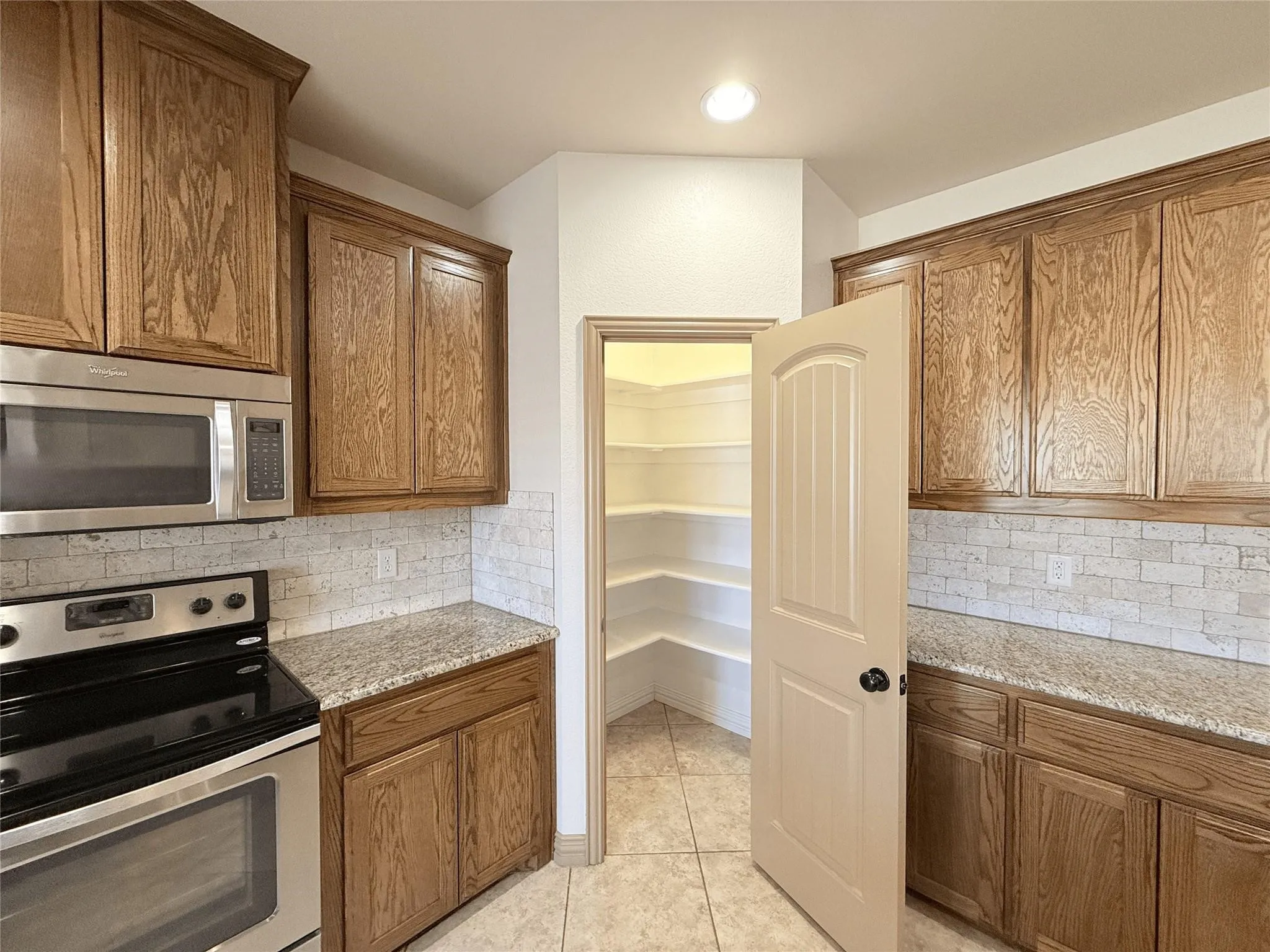 Single Family Residence For Rent in Parker County , 418 Spyglass Drive, Willow Park, Texas 76008, 3 Bedroom, 2 Bathroom, 2 Garage spaces, 1,800 Sqft, built in 2013, mls#21406349, Real Estate Agent in Willow Park, Homes For Rent in Parker county, Homes For Rent in Willow Park, Realtor in Willow Park Texas, Real Estate Brokerage Independent Realty Texas, Luminita Cordes Realtor