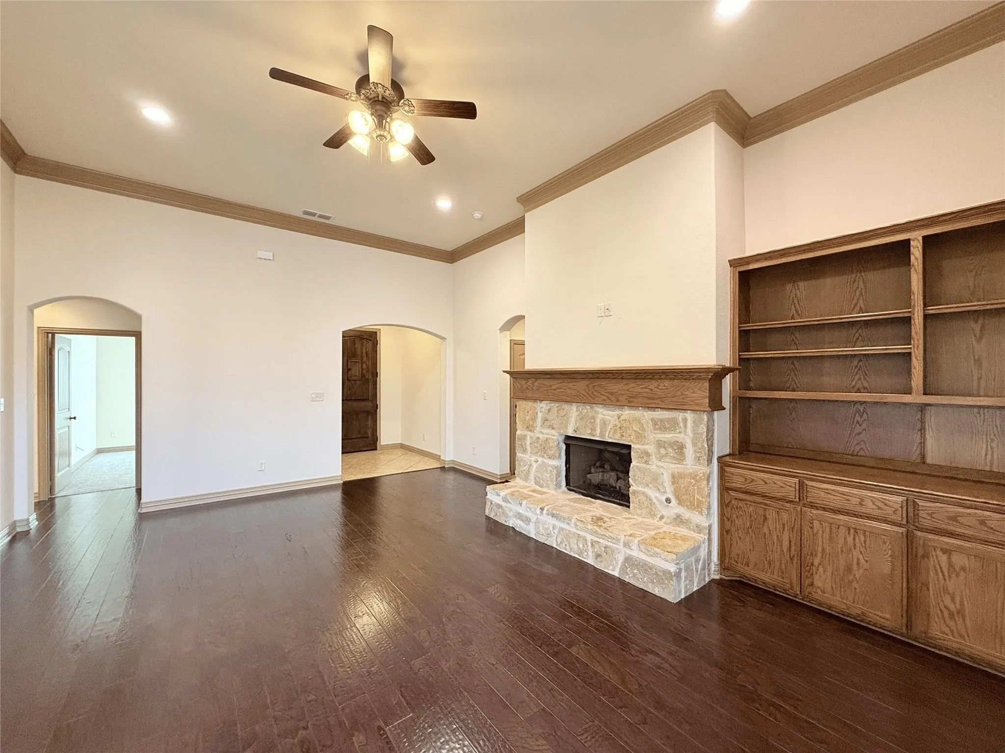 Single Family Residence For Rent in Parker County , 418 Spyglass Drive, Willow Park, Texas 76008, 3 Bedroom, 2 Bathroom, 2 Garage spaces, 1,800 Sqft, built in 2013, mls#21406349, Real Estate Agent in Willow Park, Homes For Rent in Parker county, Homes For Rent in Willow Park, Realtor in Willow Park Texas, Real Estate Brokerage Independent Realty Texas, Luminita Cordes Realtor