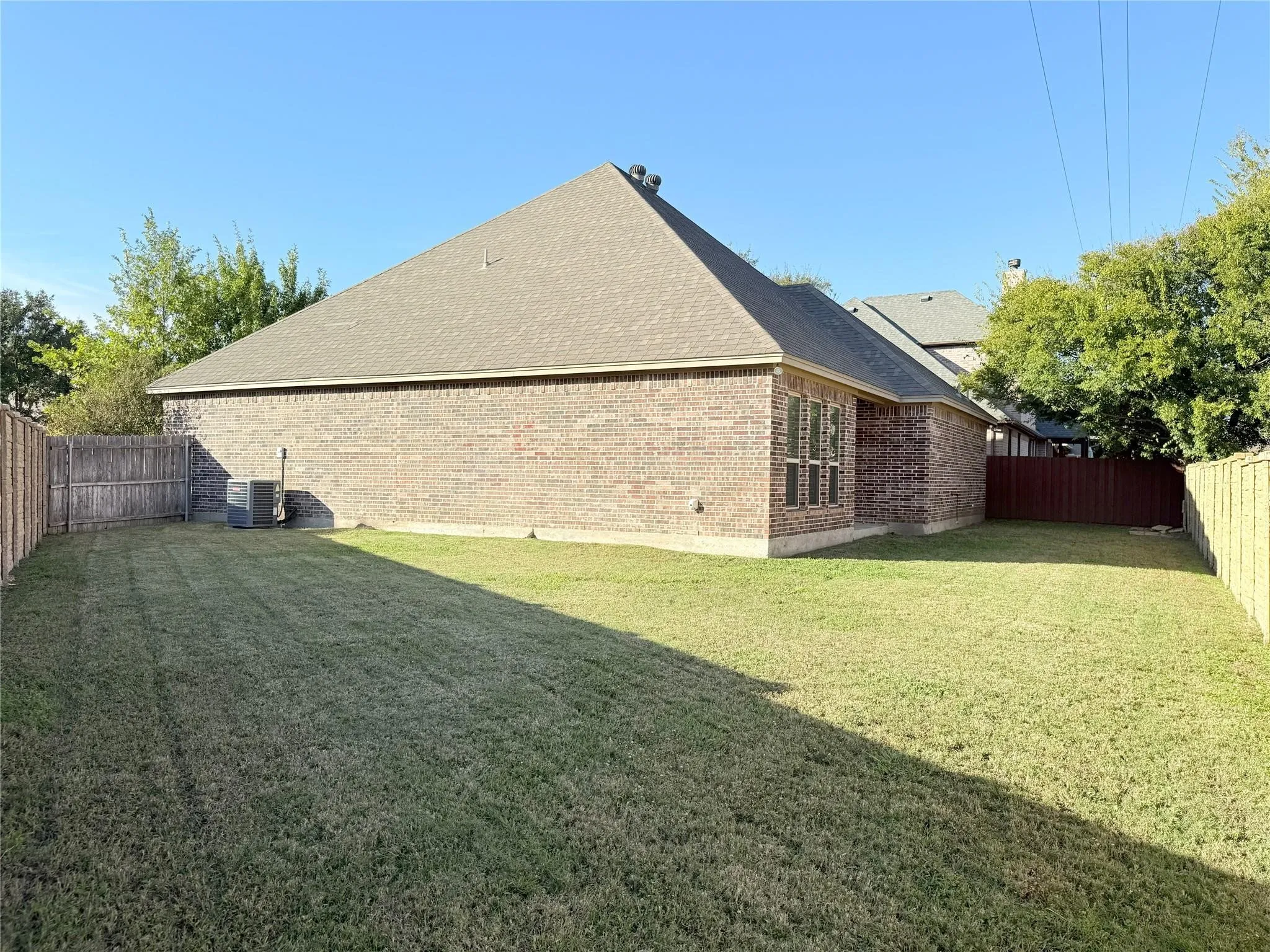 Single Family Residence For Rent in Parker County , 418 Spyglass Drive, Willow Park, Texas 76008, 3 Bedroom, 2 Bathroom, 2 Garage spaces, 1,800 Sqft, built in 2013, mls#21406349, Real Estate Agent in Willow Park, Homes For Rent in Parker county, Homes For Rent in Willow Park, Realtor in Willow Park Texas, Real Estate Brokerage Independent Realty Texas, Luminita Cordes Realtor